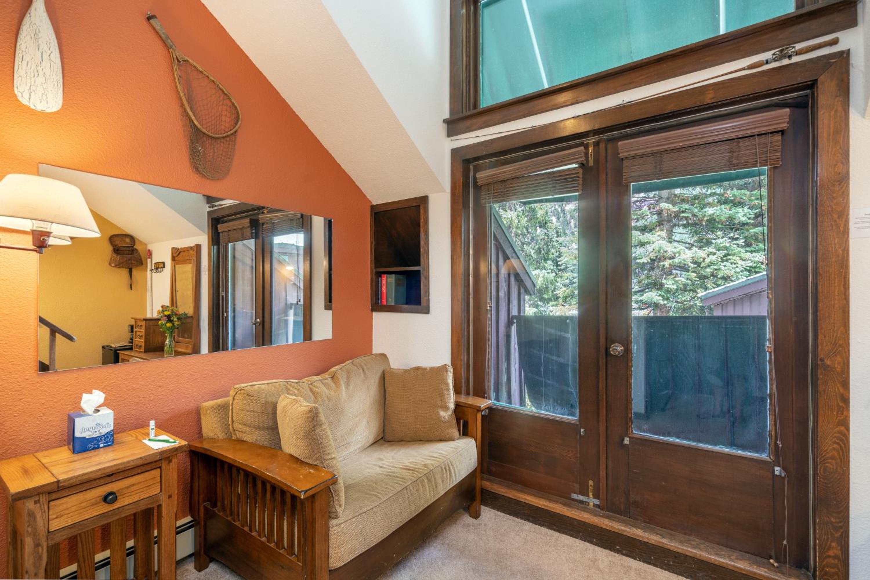 Hotel Manitou Lodge 8 by Alpine Lodging Telluride - Image 1