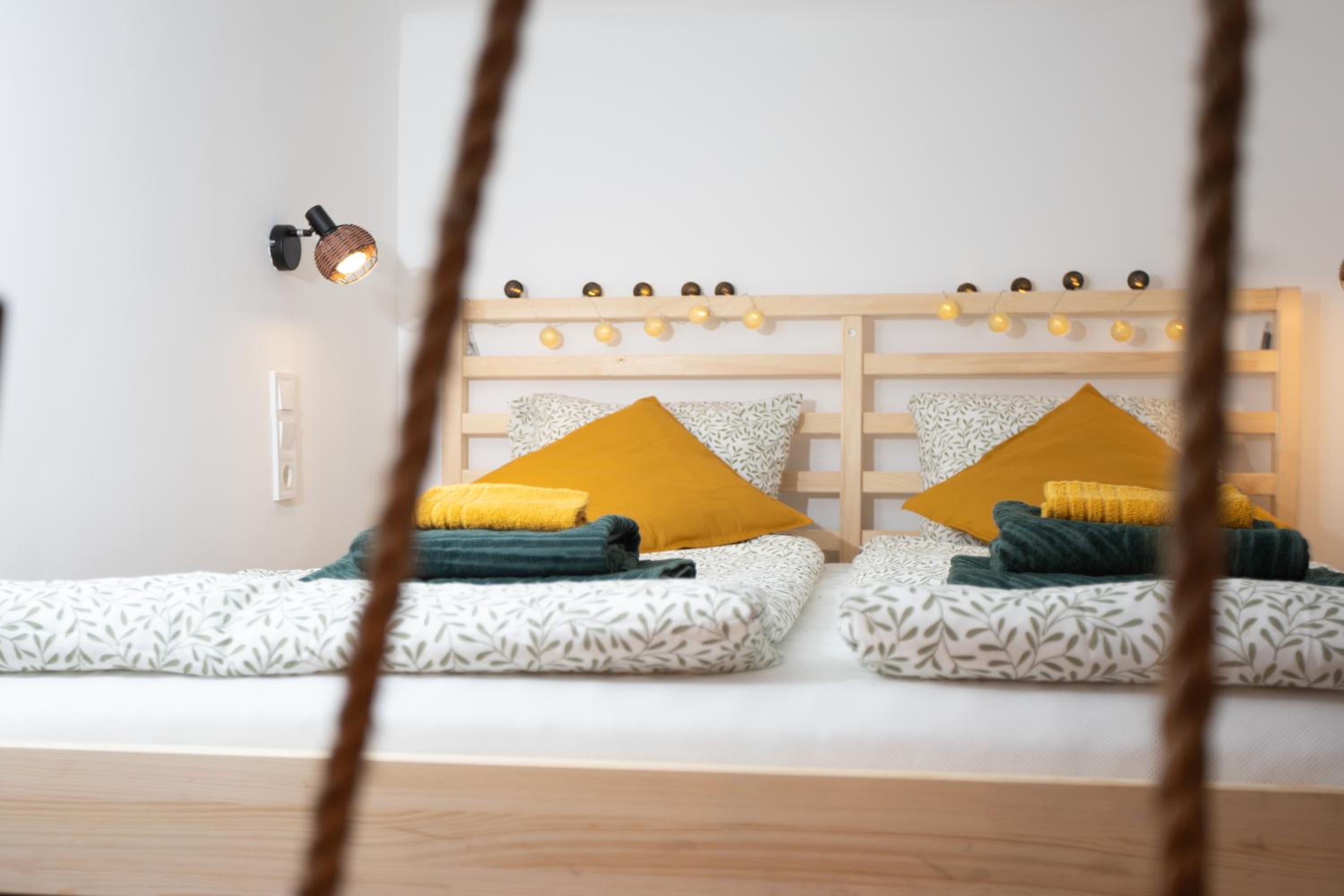 Green Goblin Apartment with FREE PRIVATE PARKING view 3