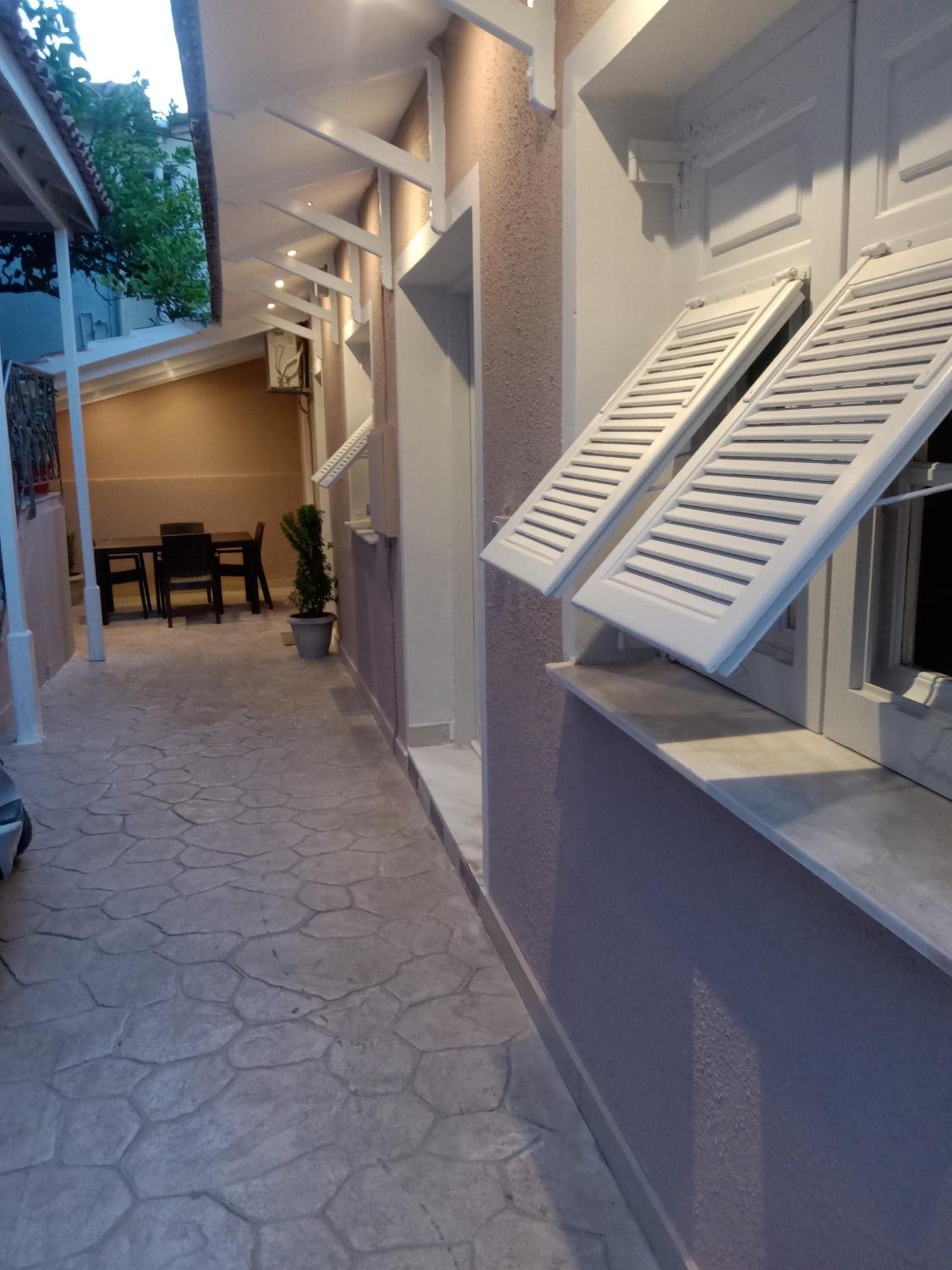 Menegis Apartment