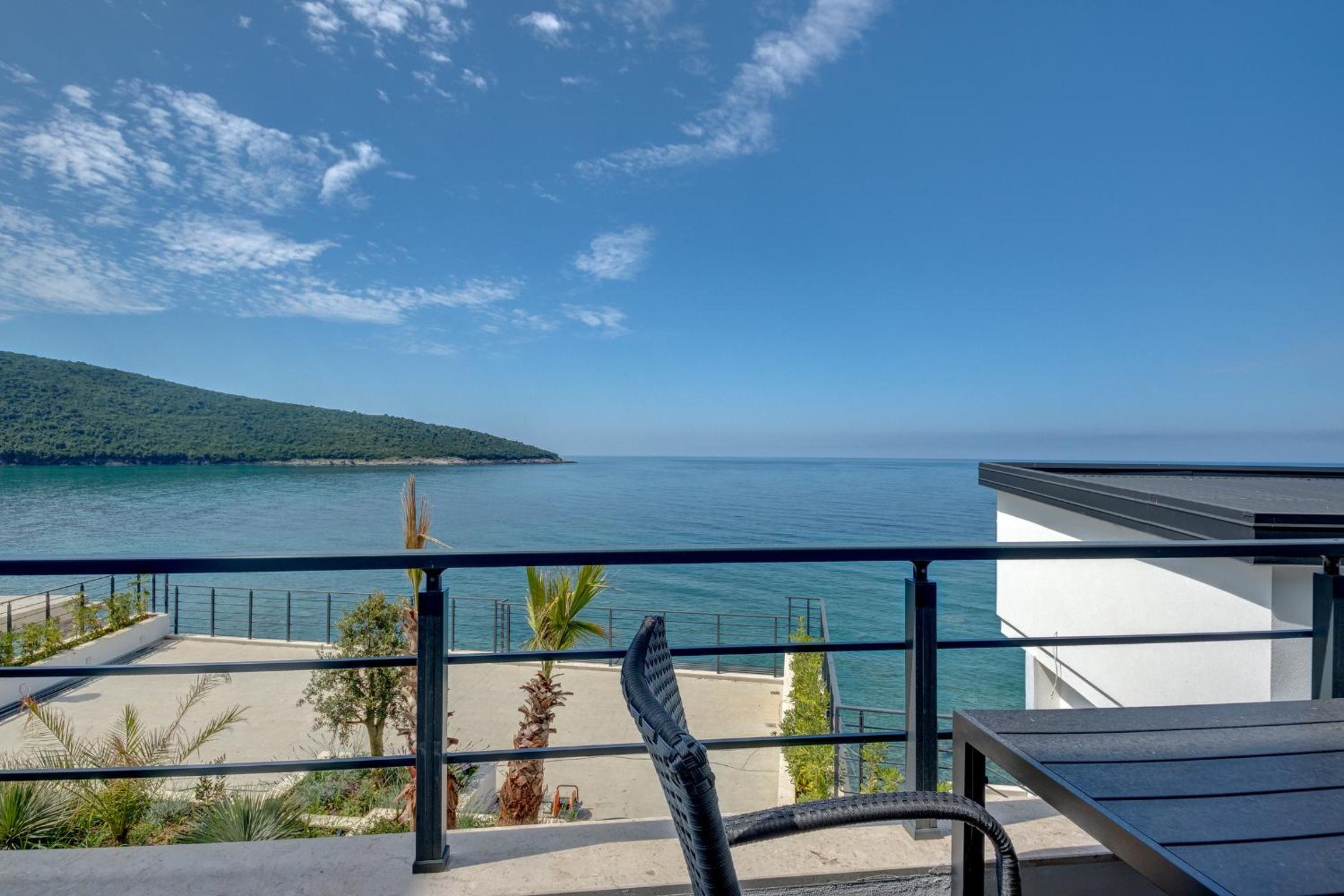 Sea Wave Apartment view 5