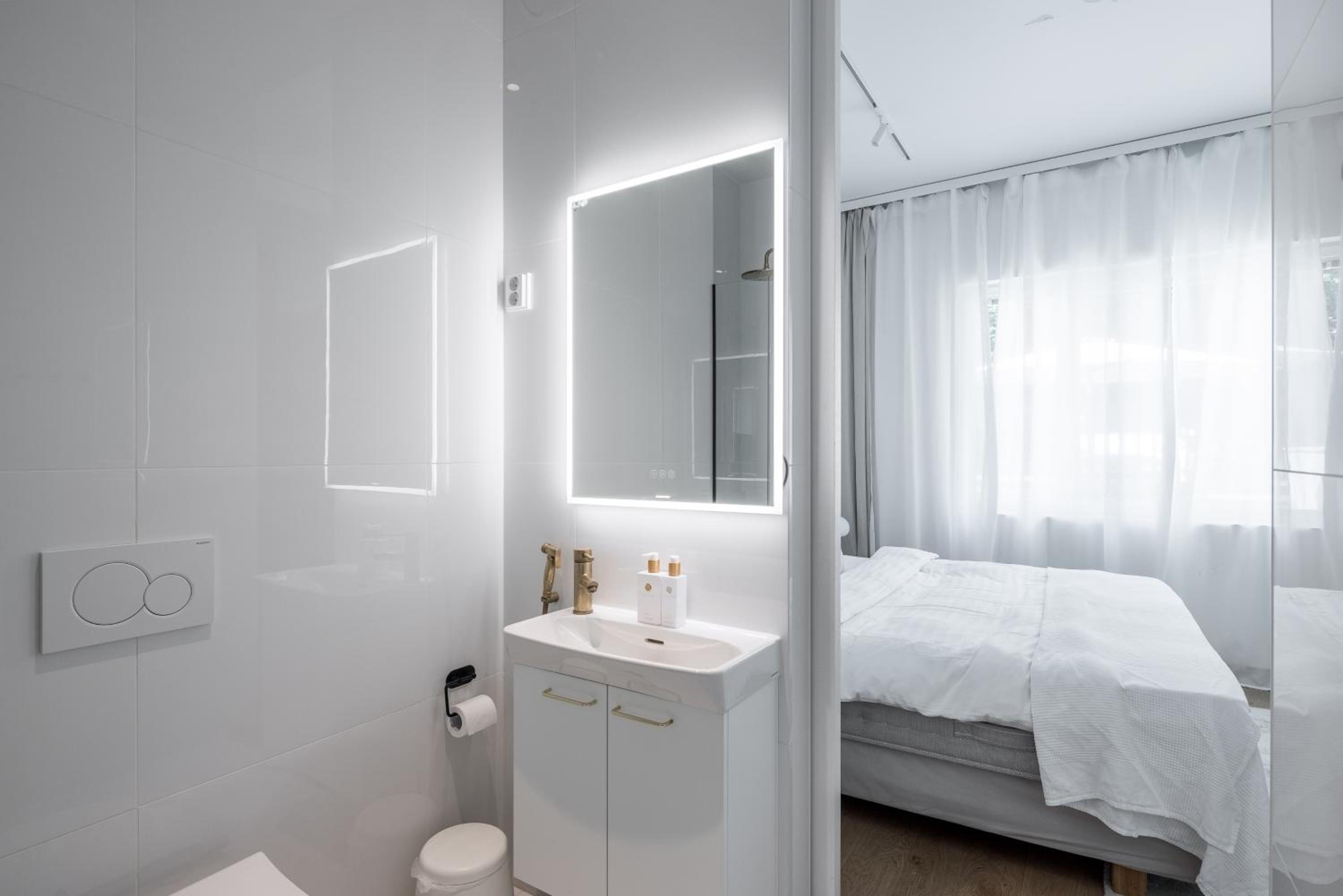 Scandinavian Deluxe House With Private Sauna at Kamppi