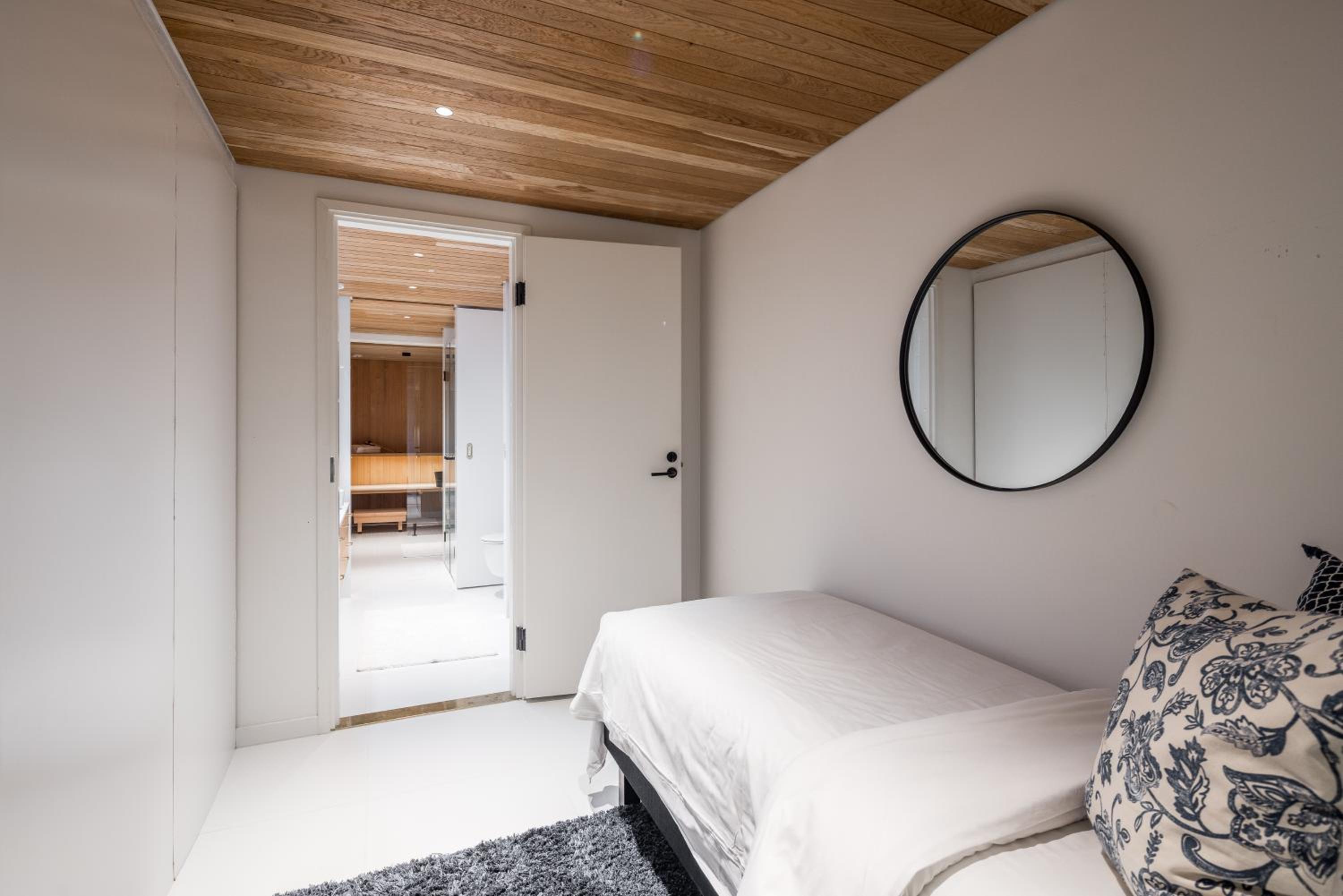 Scandinavian Deluxe House With Private Sauna at Kamppi