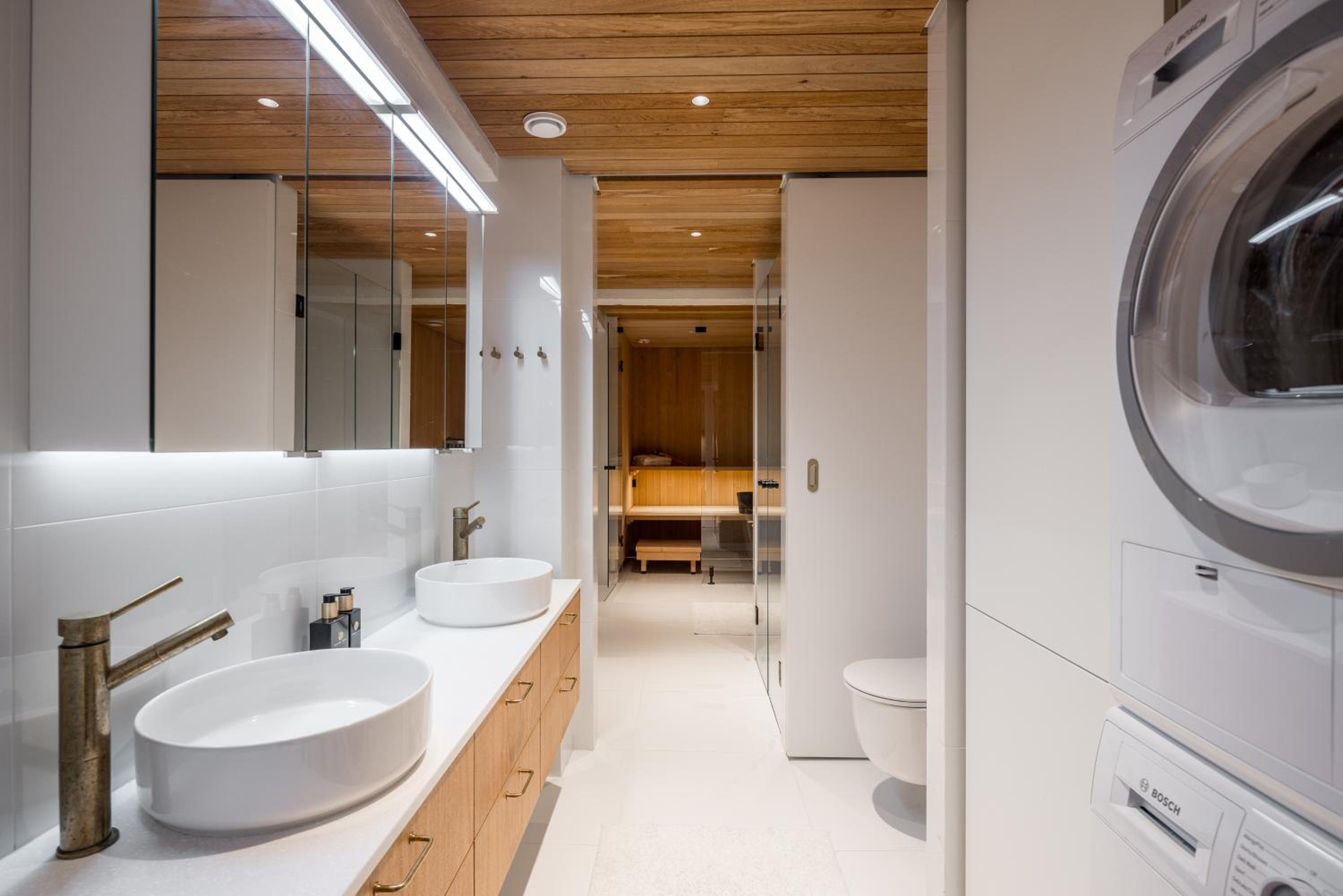 Scandinavian Deluxe House With Private Sauna at Kamppi