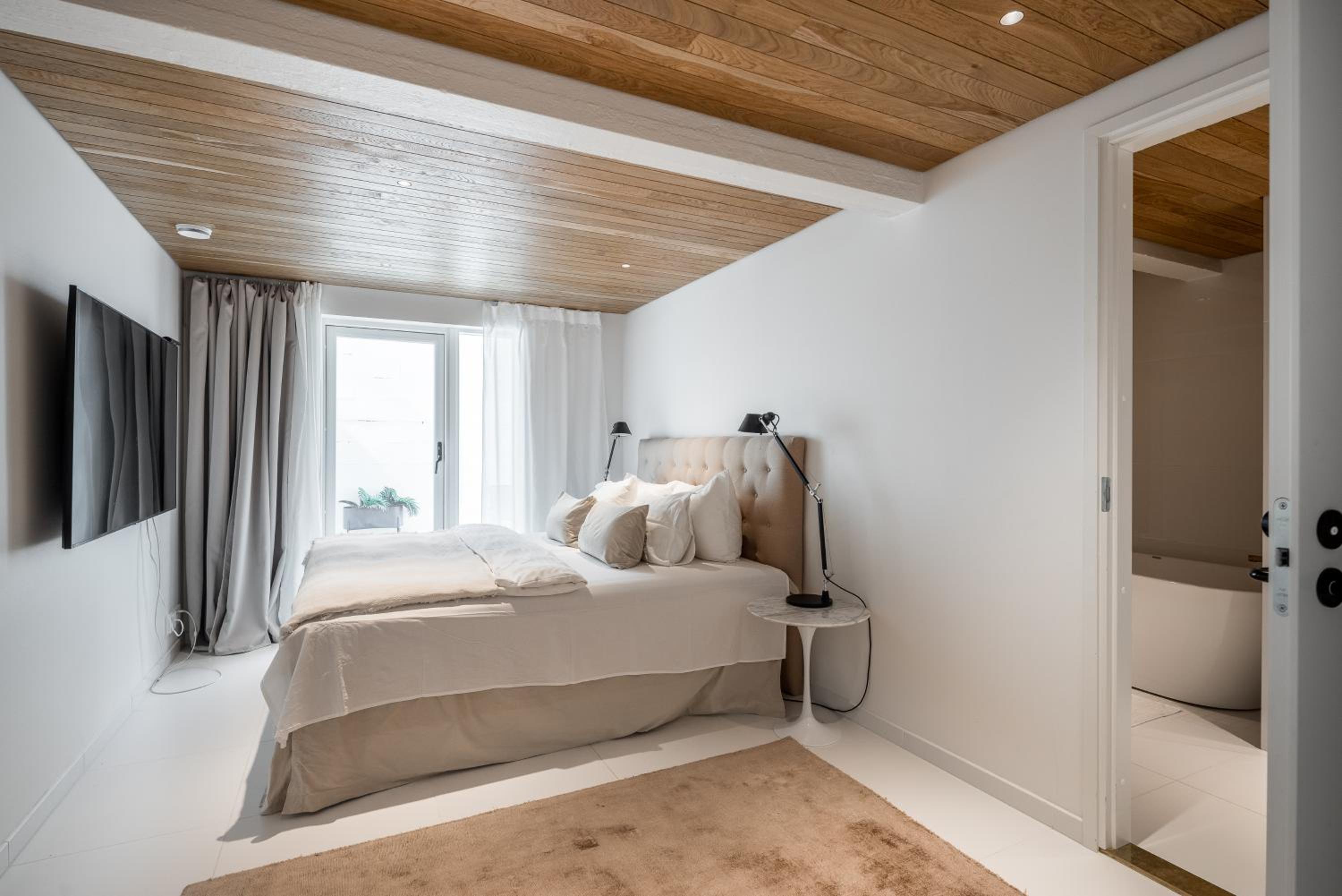 Scandinavian Deluxe House With Private Sauna at Kamppi