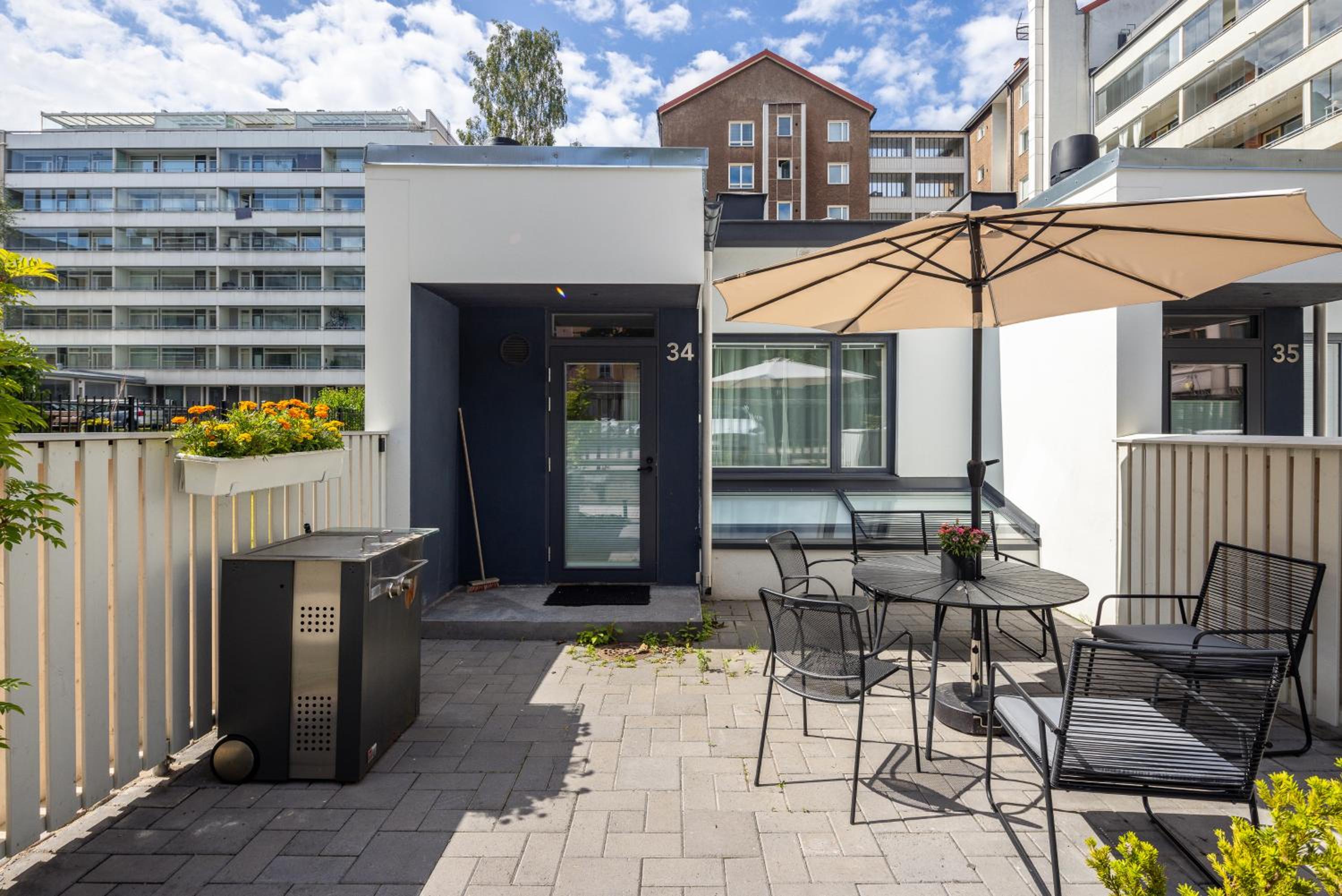 Scandinavian Deluxe House With Private Sauna at Kamppi