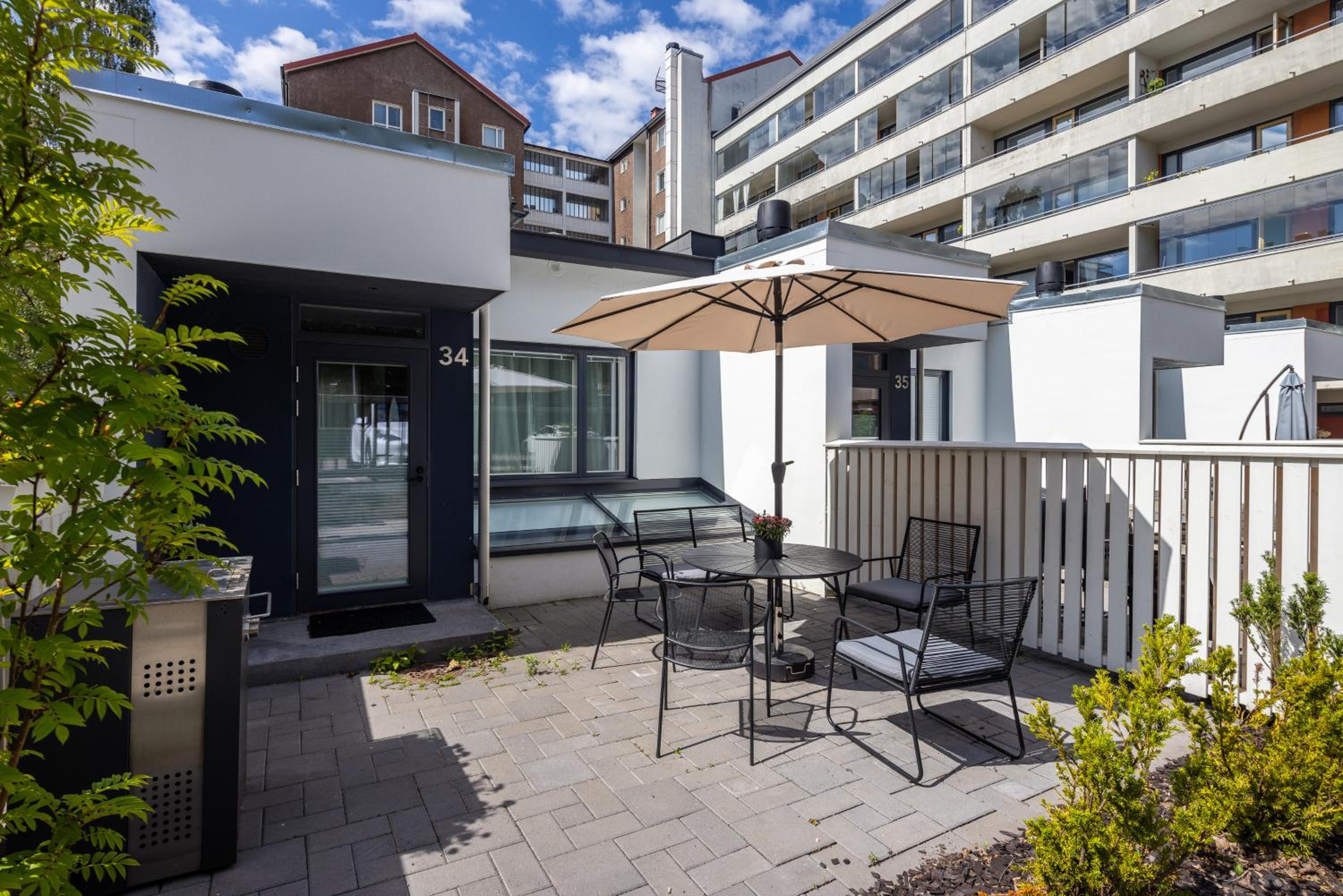 Scandinavian Deluxe House With Private Sauna at Kamppi