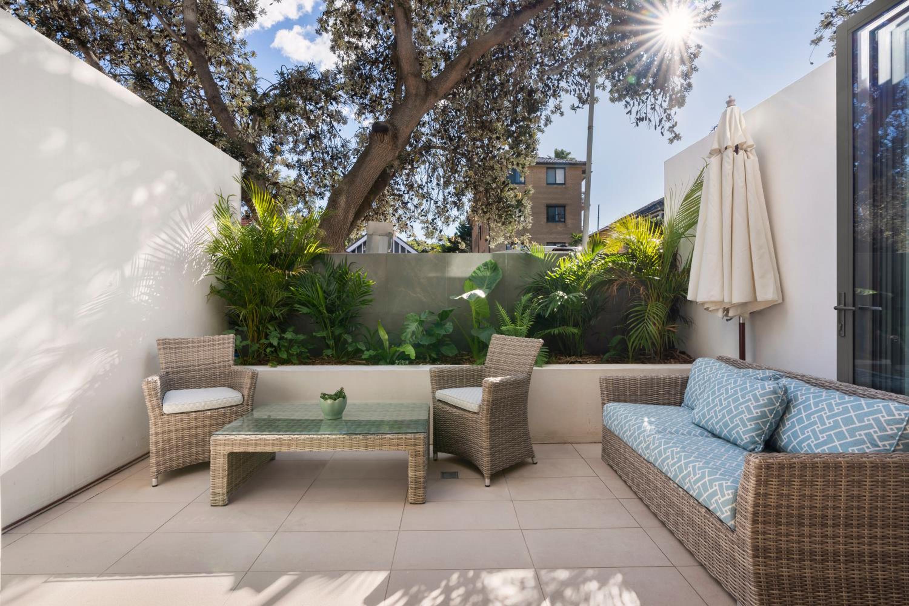 Relaxed 1BR Apartment with Courtyard in Bondi