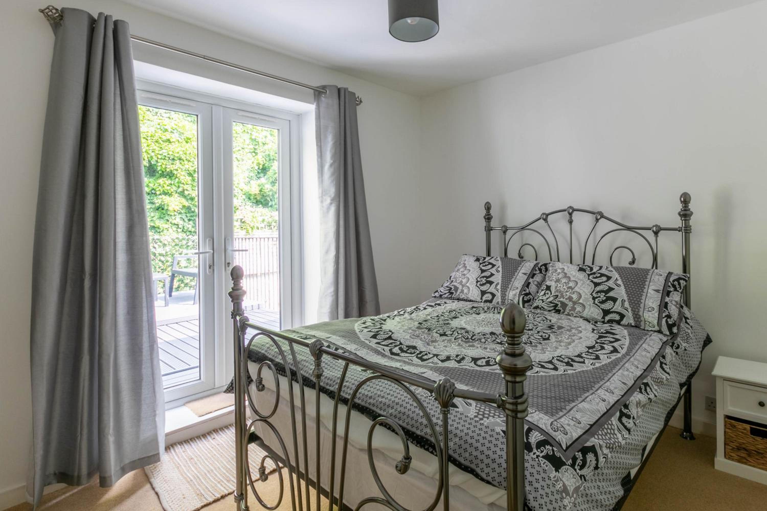 Dover Vacations - Stylish 2BD Family Hideaway in Dover - Property Image 1