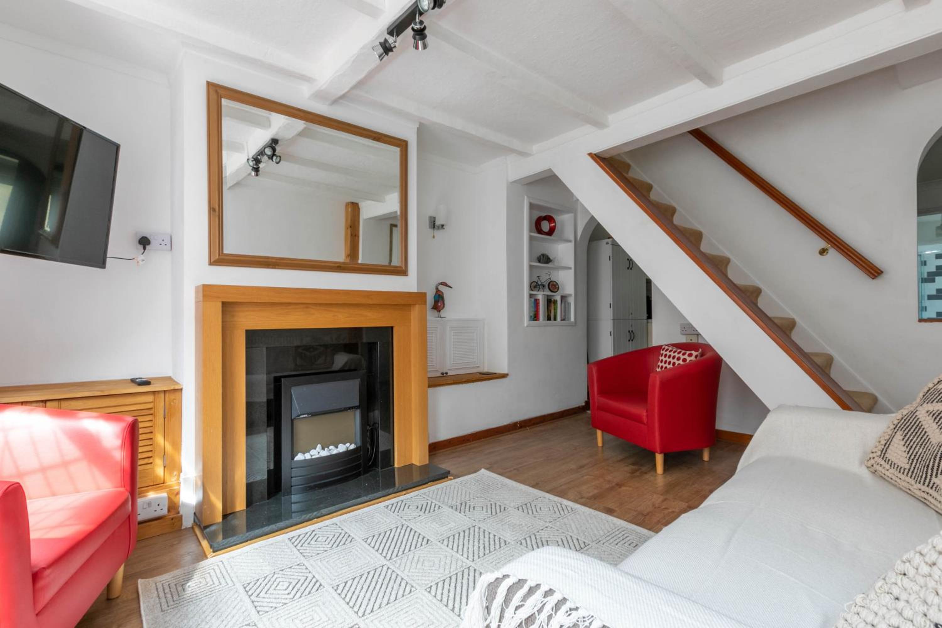 Dover Vacations - Stylish 2BD Family Hideaway in Dover - Property Image 2
