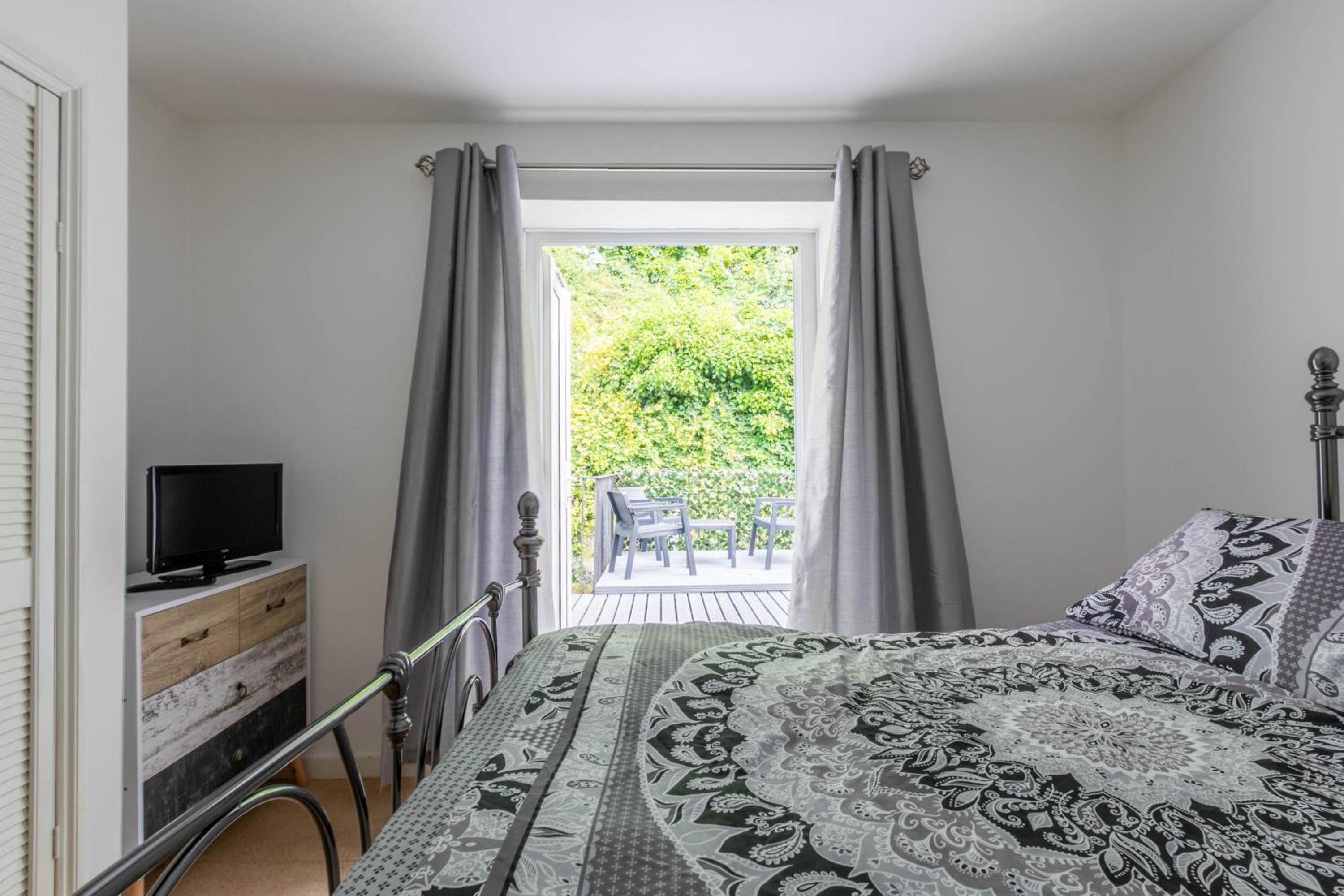 Dover Vacations - Stylish 2BD Family Hideaway in Dover - Property Image 8