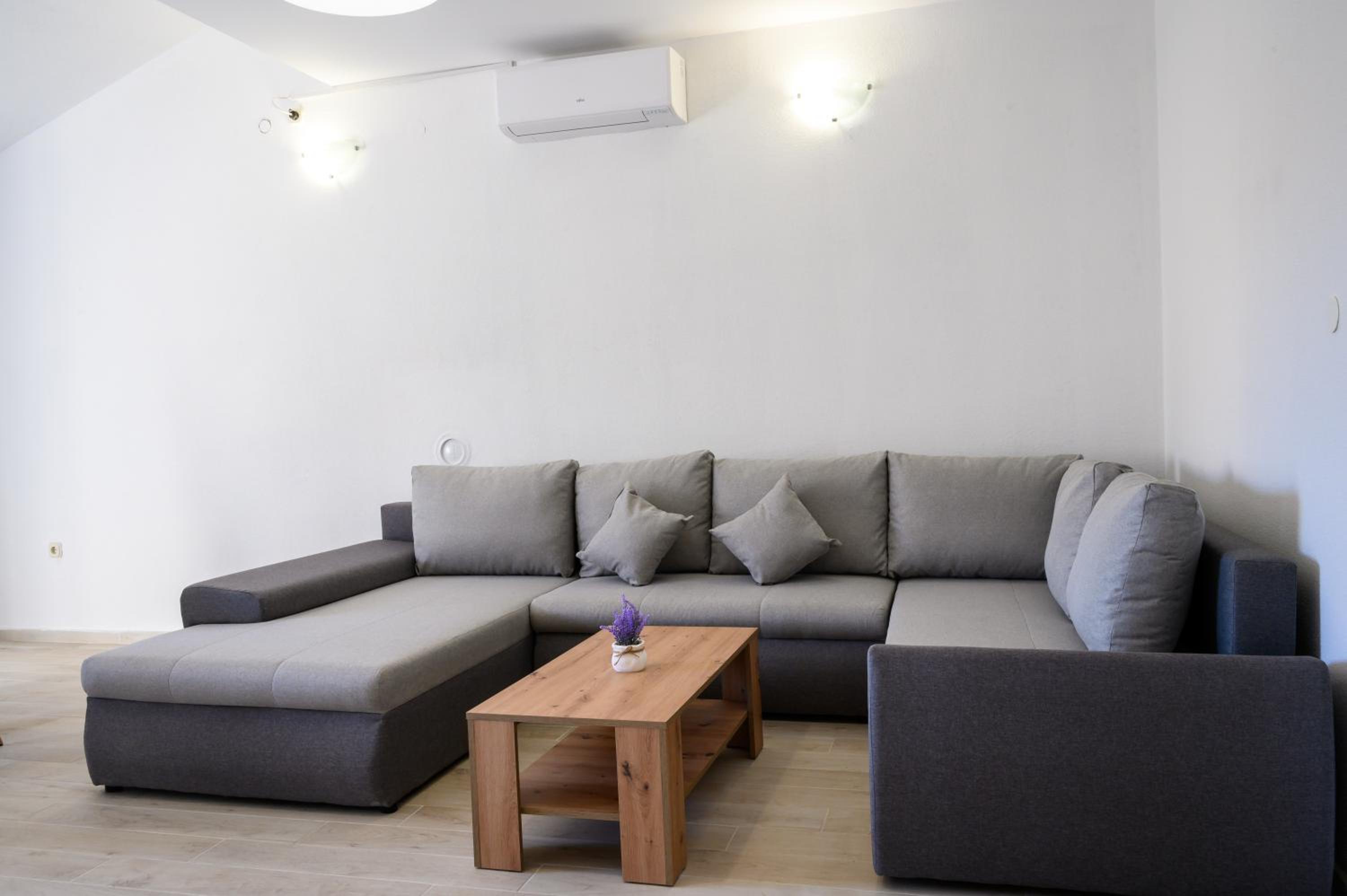 Antonio Apartments