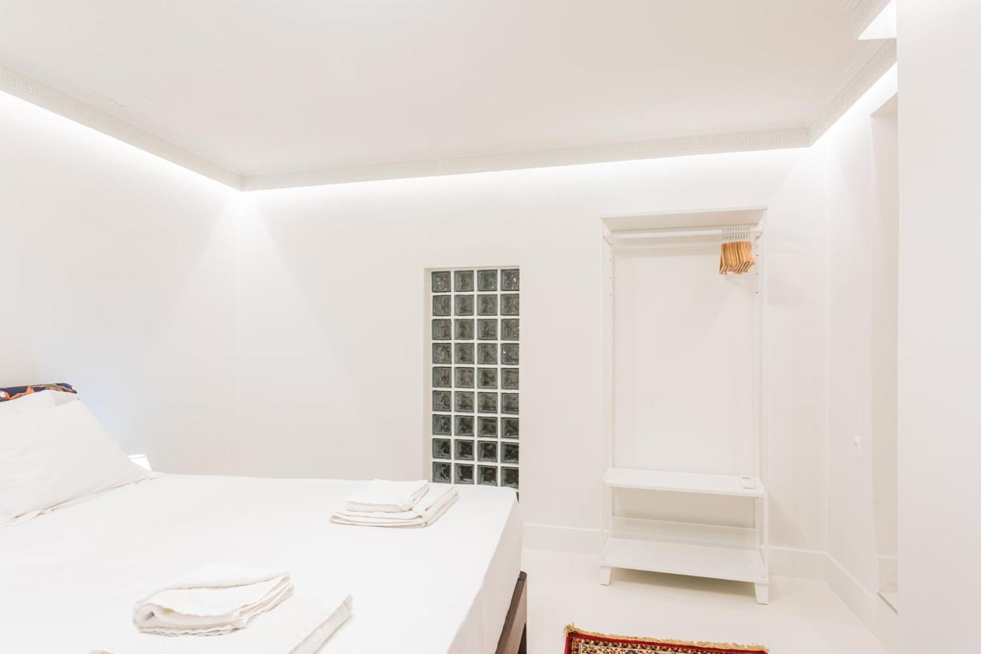 Chic & central Athenian apartment! EV4