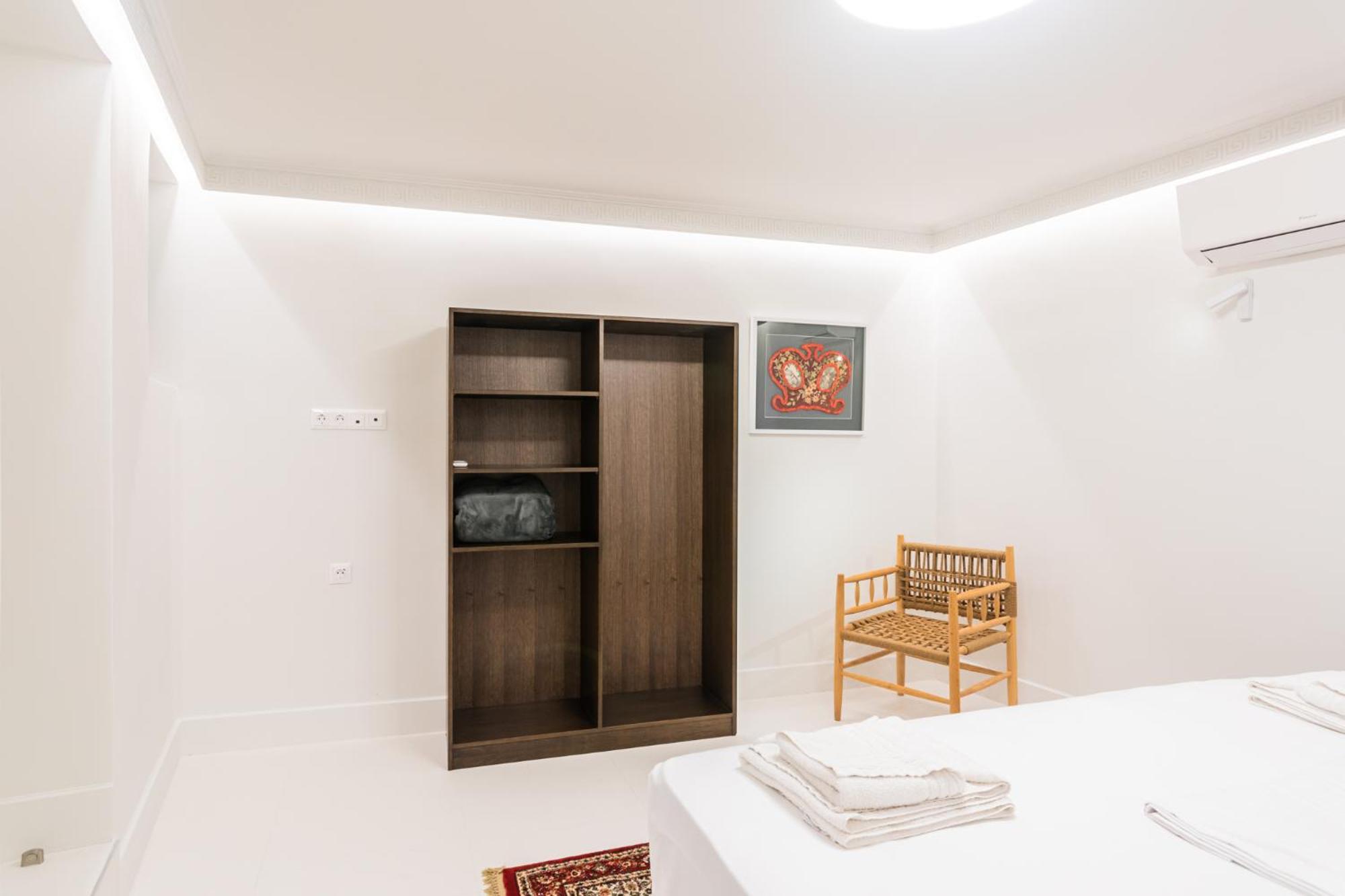 Chic & central Athenian apartment! EV4