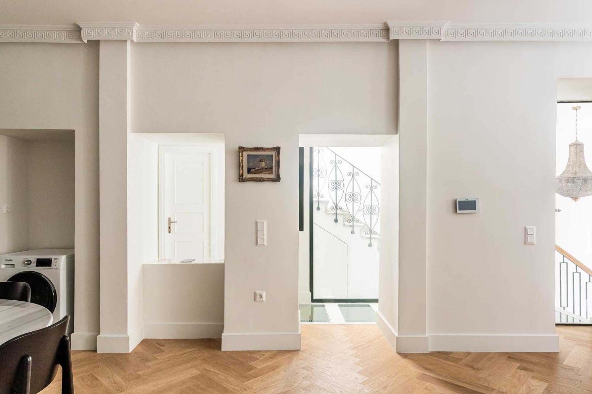 Chic & central Athenian apartment! EV4