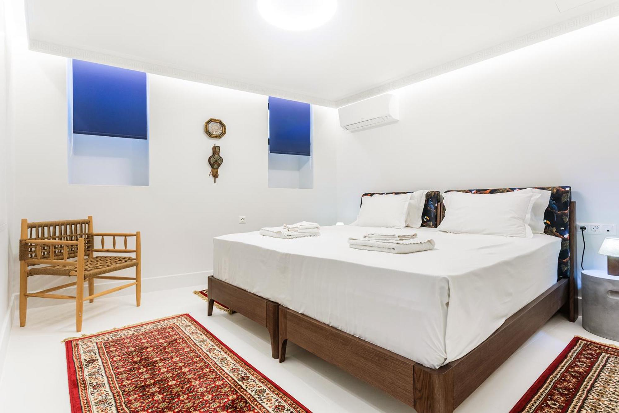 Chic & central Athenian apartment! EV4