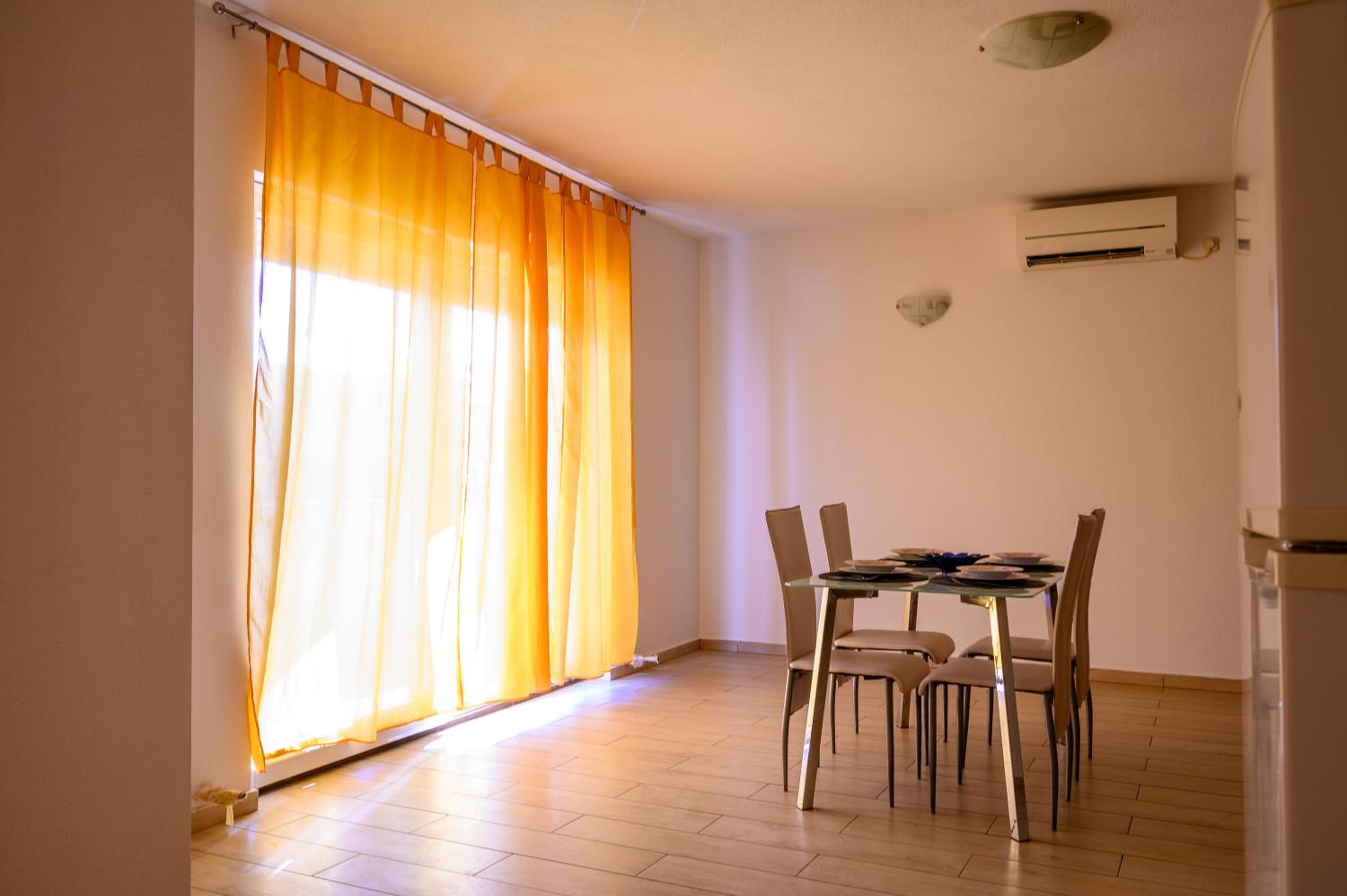 Antonio Apartments