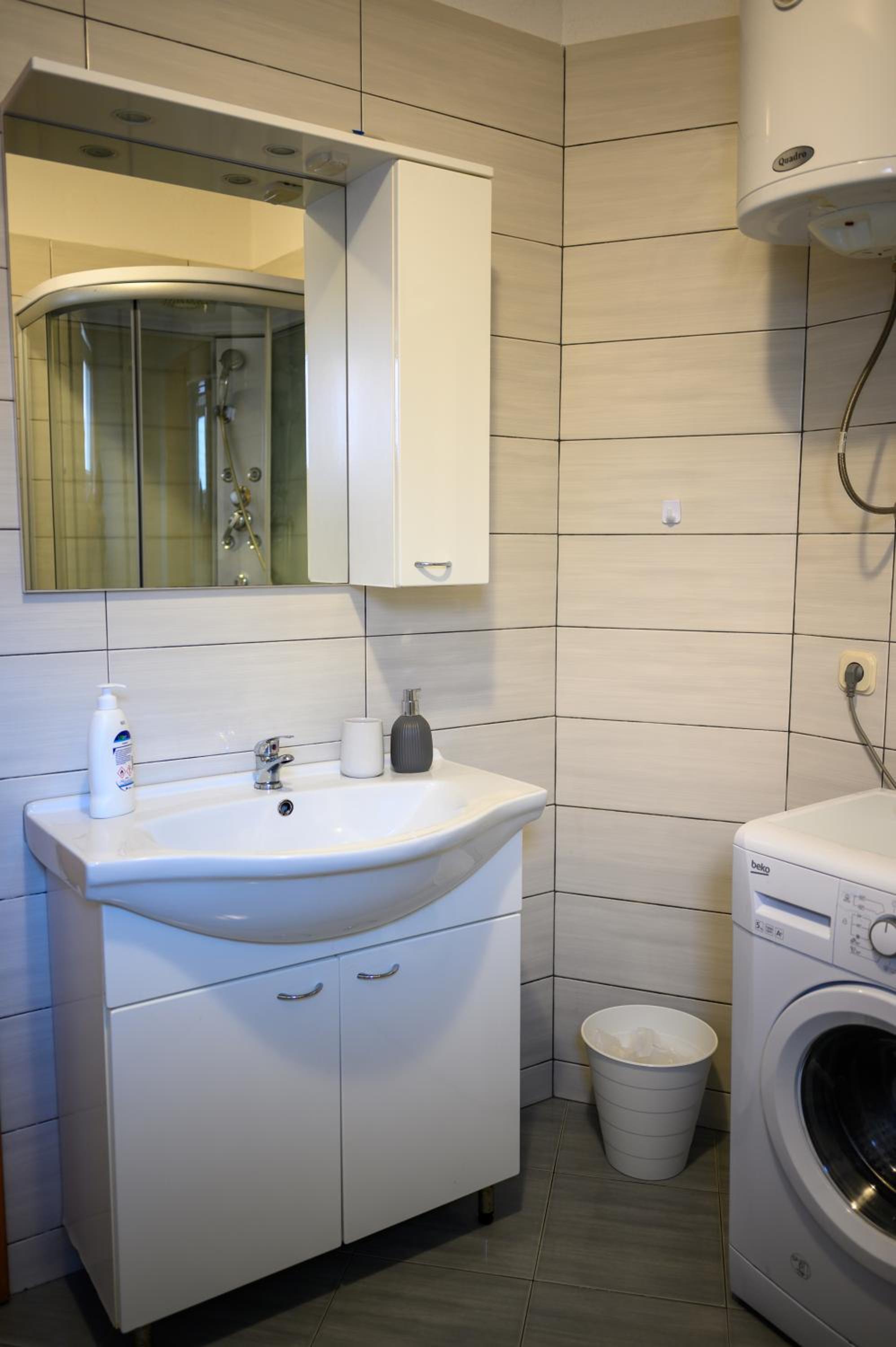 Antonio Apartments