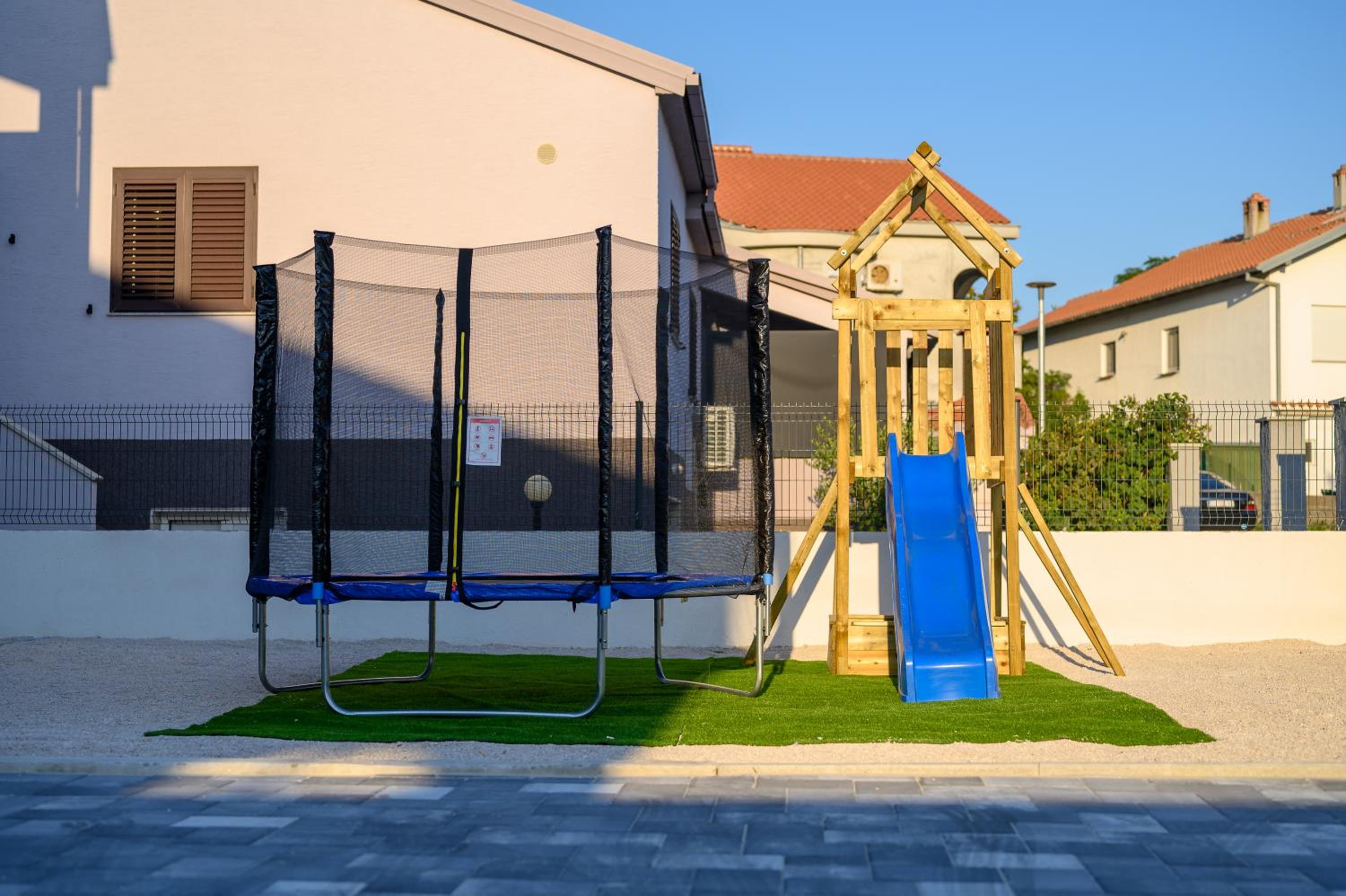 Antonio Apartments