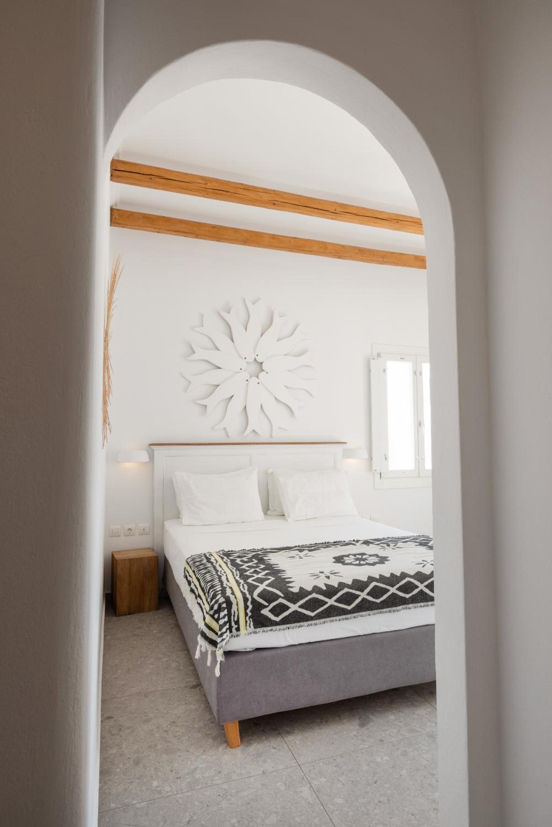 Parosquare Central Suites photo 5