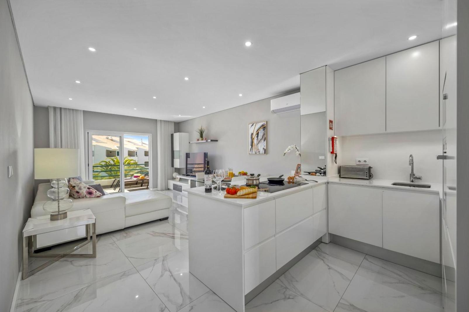 Modern Apartment with Pool & Garden - Close to Marina view 3