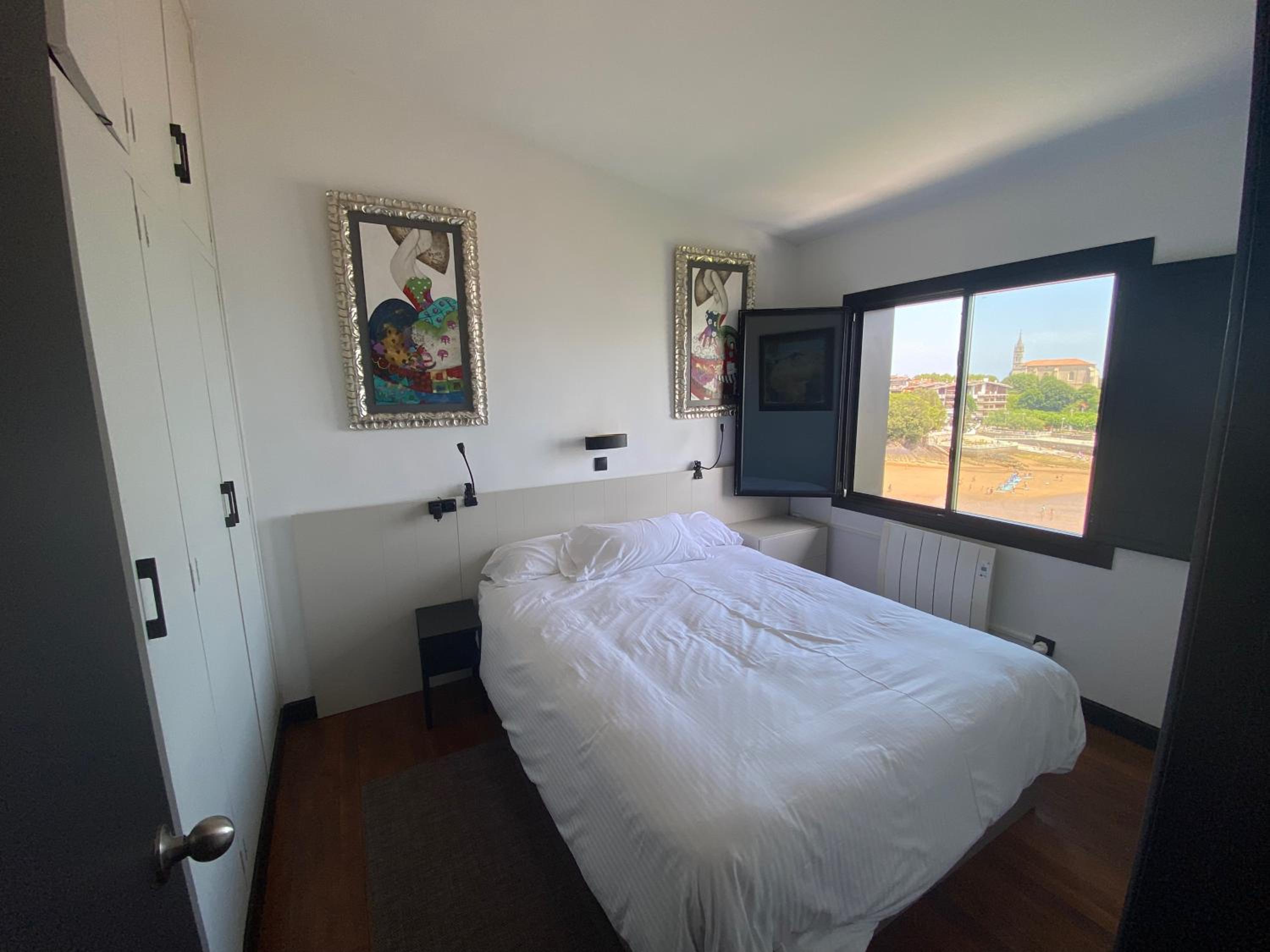 Mundaka Beachfront House