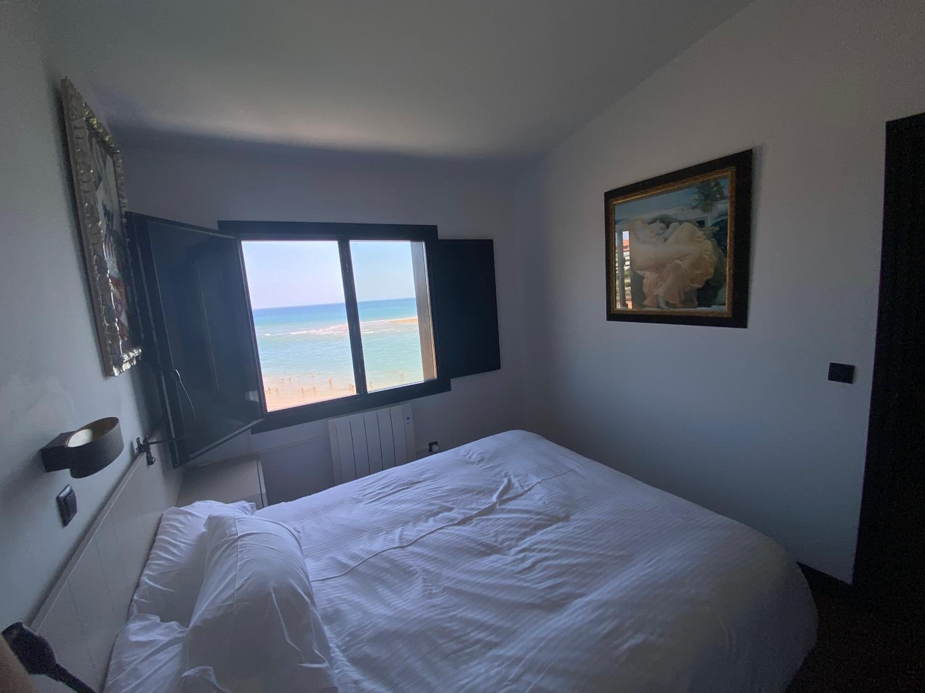 Mundaka Beachfront House