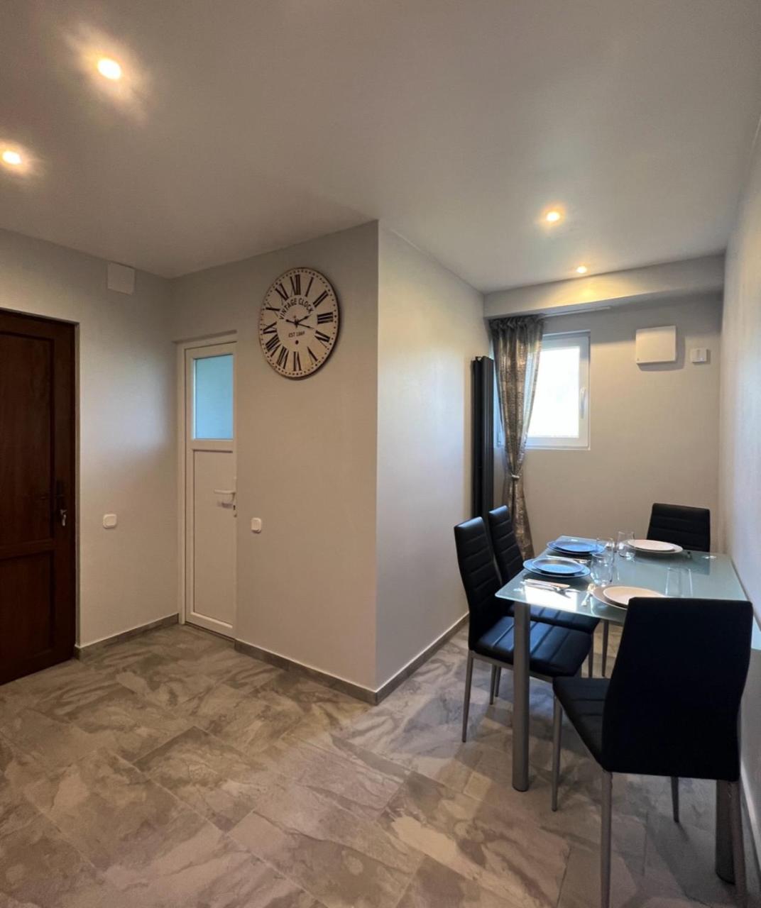 FRESH Apartments