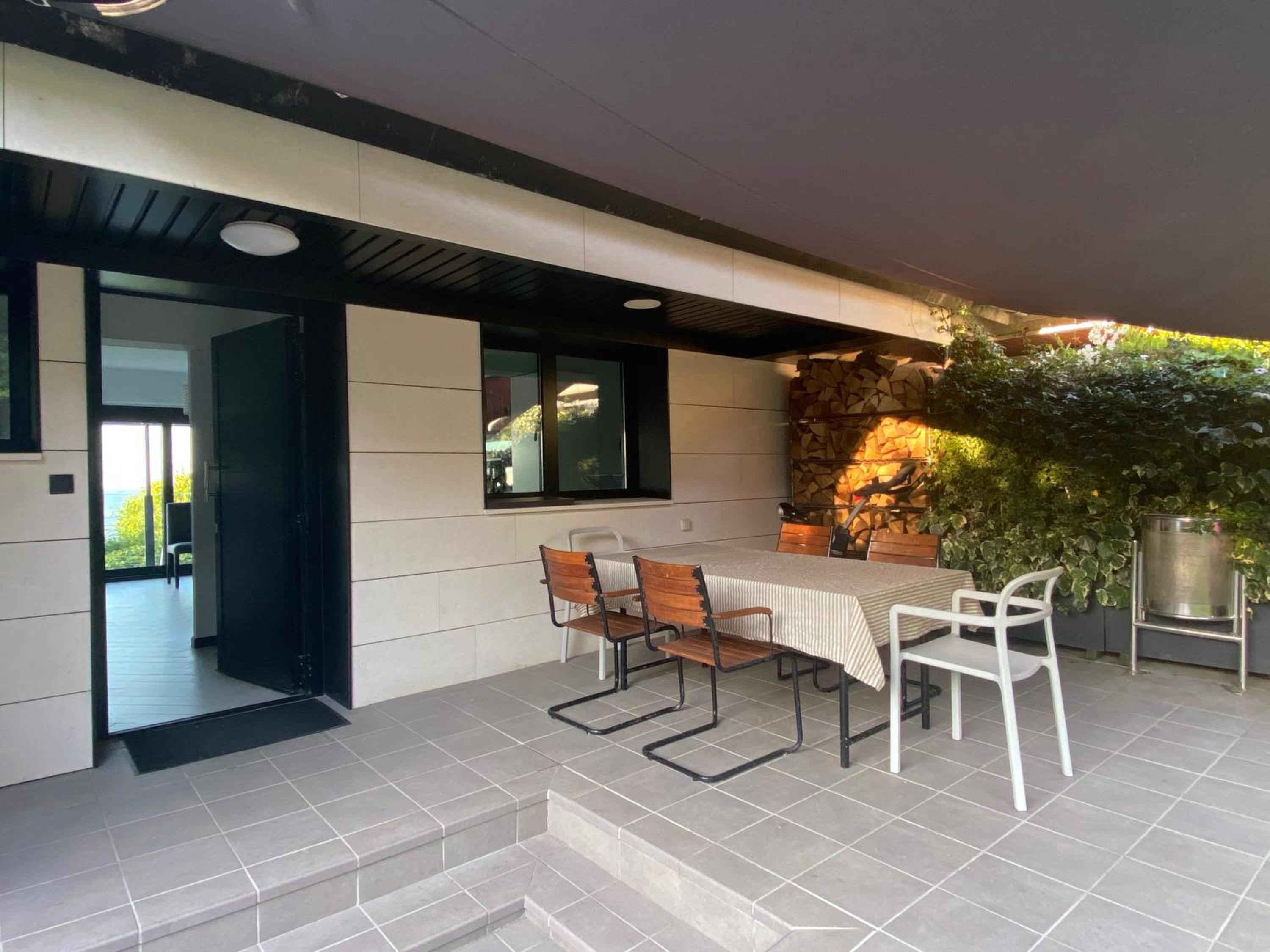 Mundaka Beachfront House