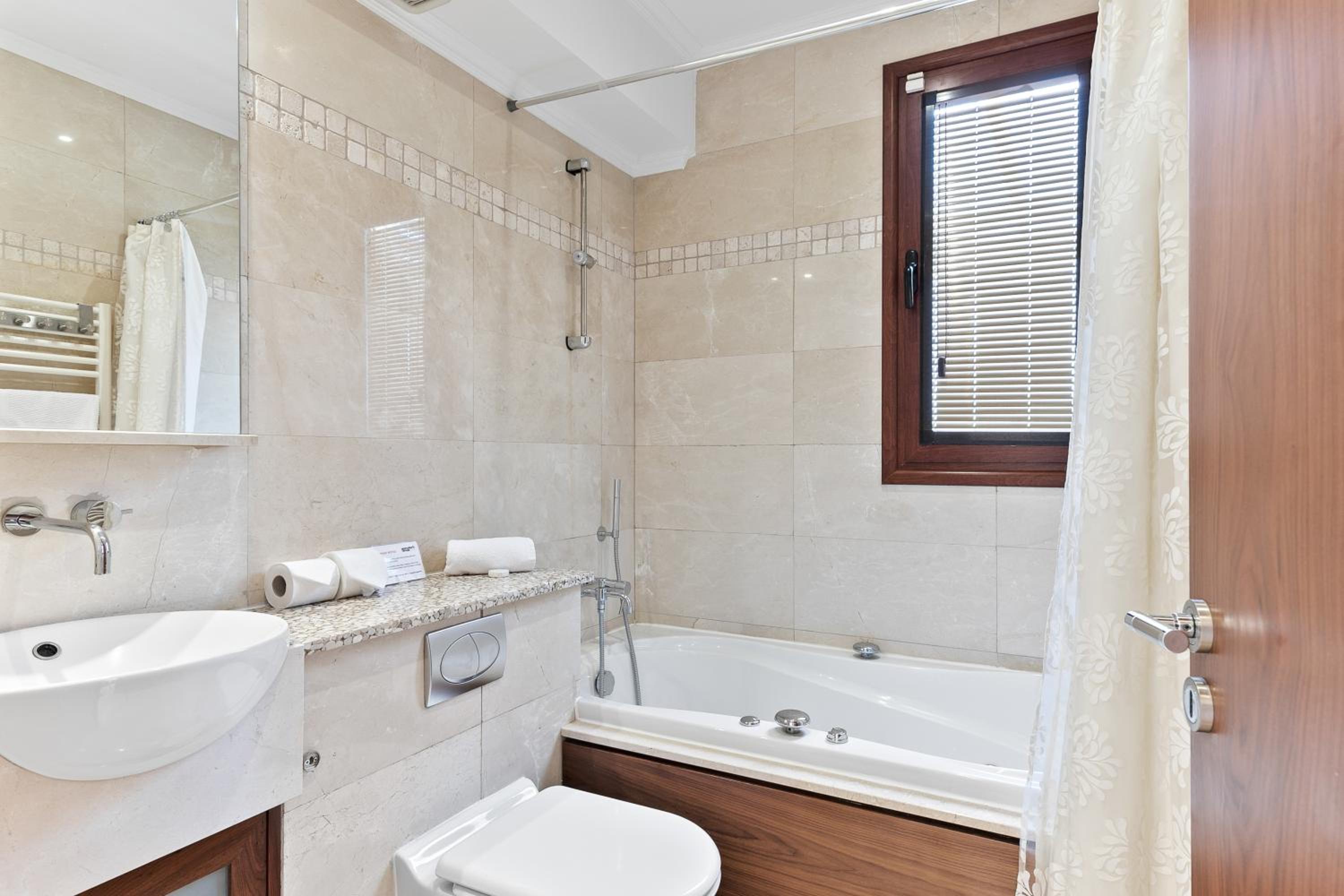 5 bedroom Villa Poseidon with private pool, Aphrodite Hills Resort
