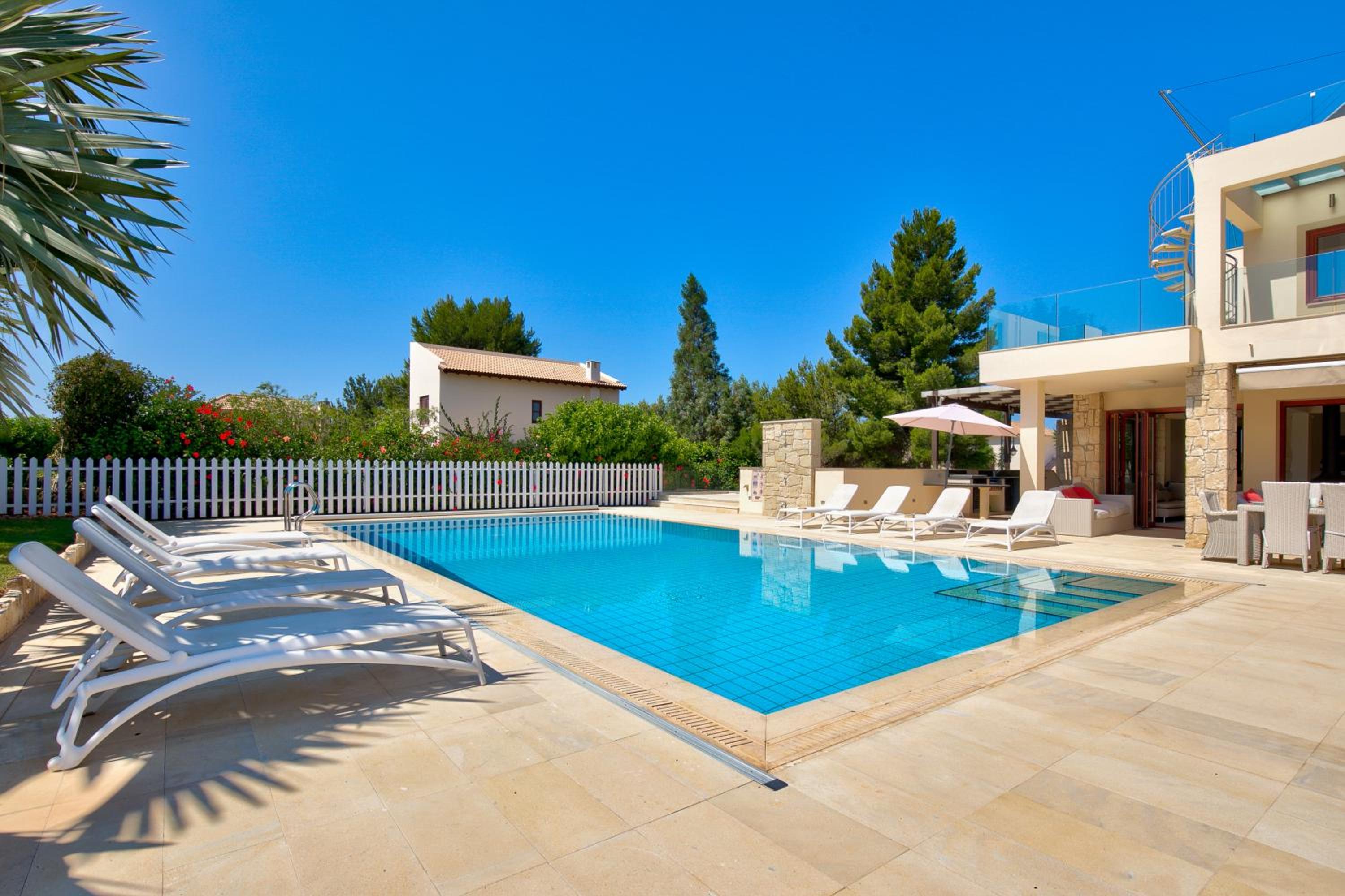 5 bedroom Villa Poseidon with private pool, Aphrodite Hills Resort