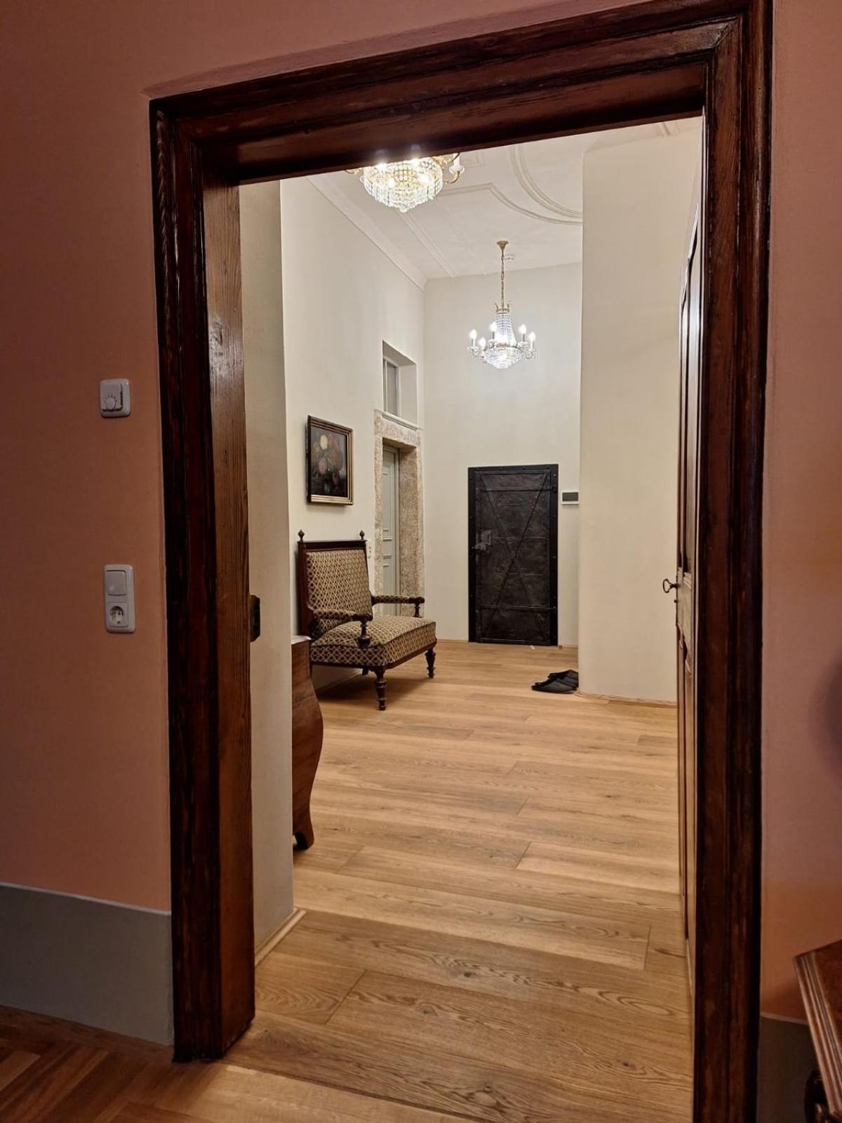 Stadtpalais Marché-Suite maximal 2 Personen und 1 Kleinkind