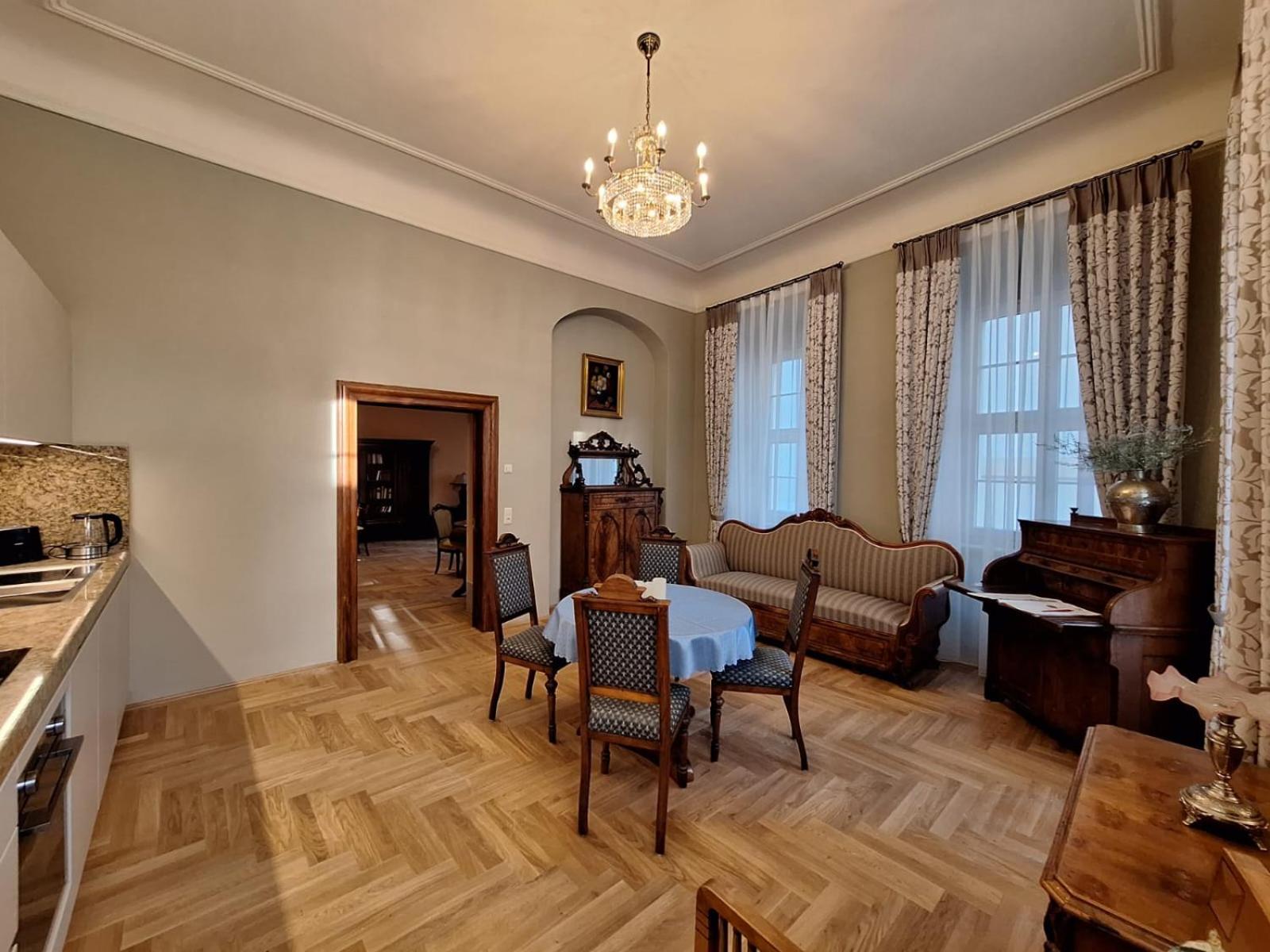 Stadtpalais Marché-Suite maximal 2 Personen und 1 Kleinkind
