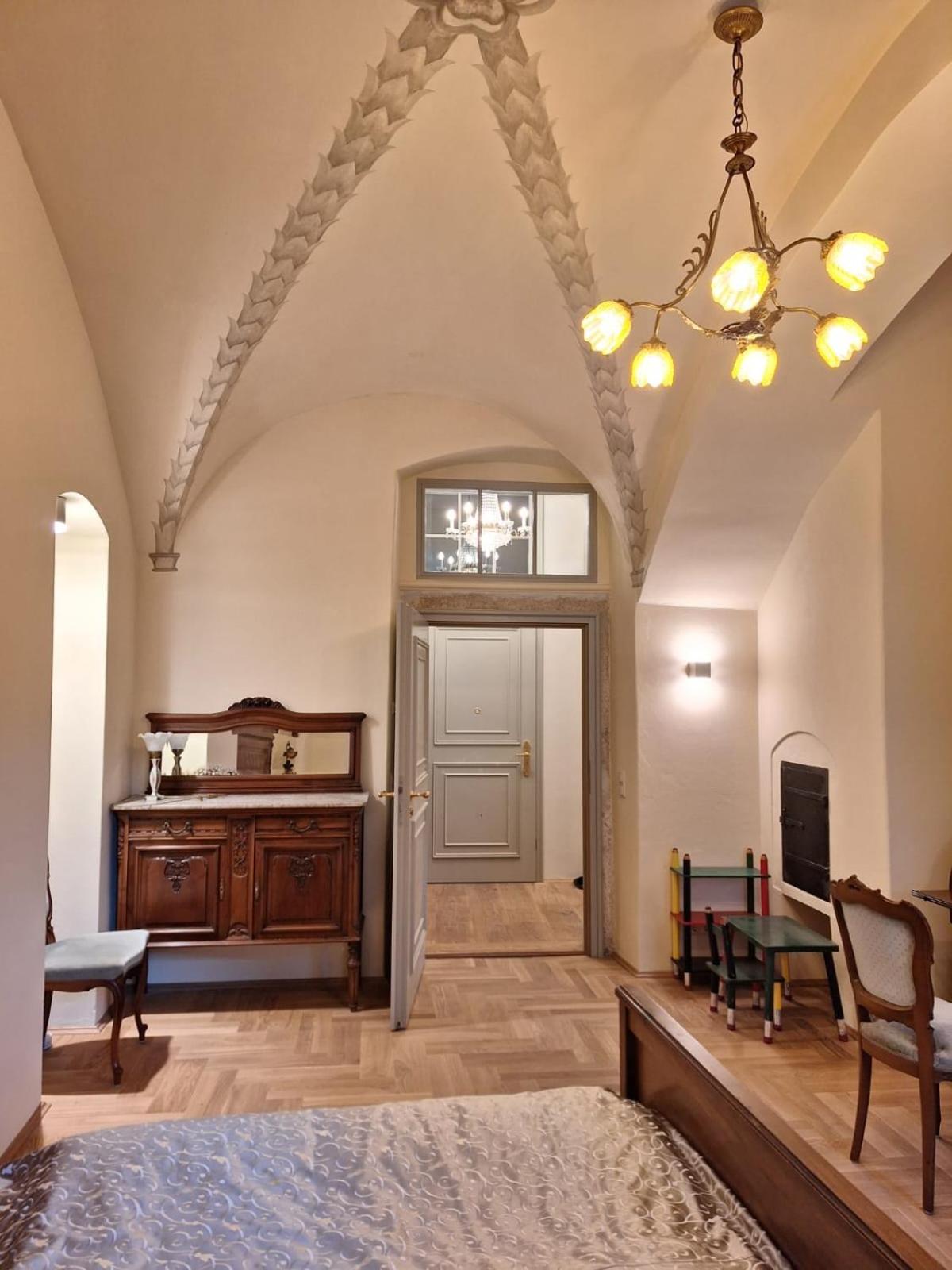 Stadtpalais Marché-Suite maximal 2 Personen und 1 Kleinkind
