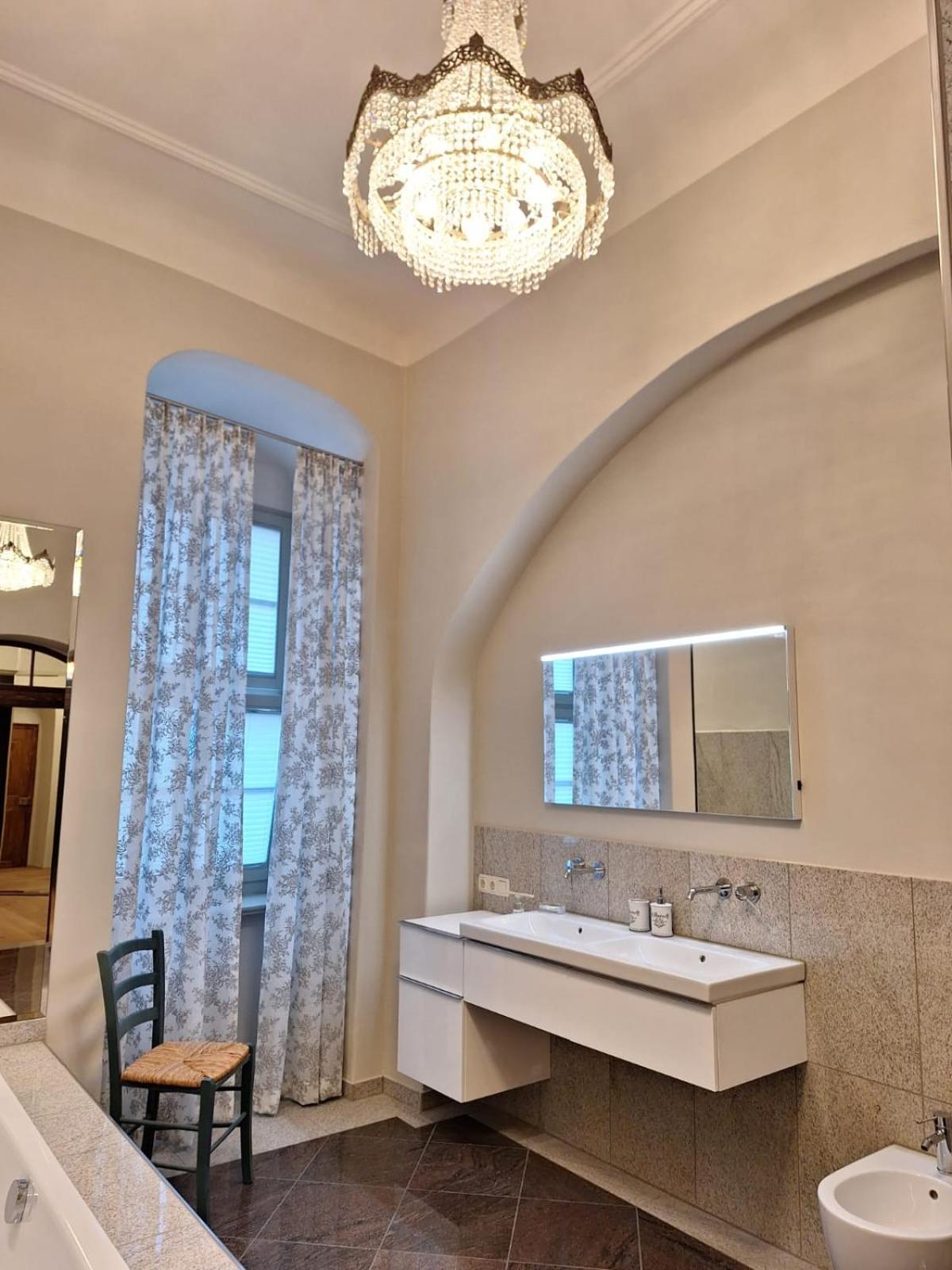 Stadtpalais Marché-Suite maximal 2 Personen und 1 Kleinkind