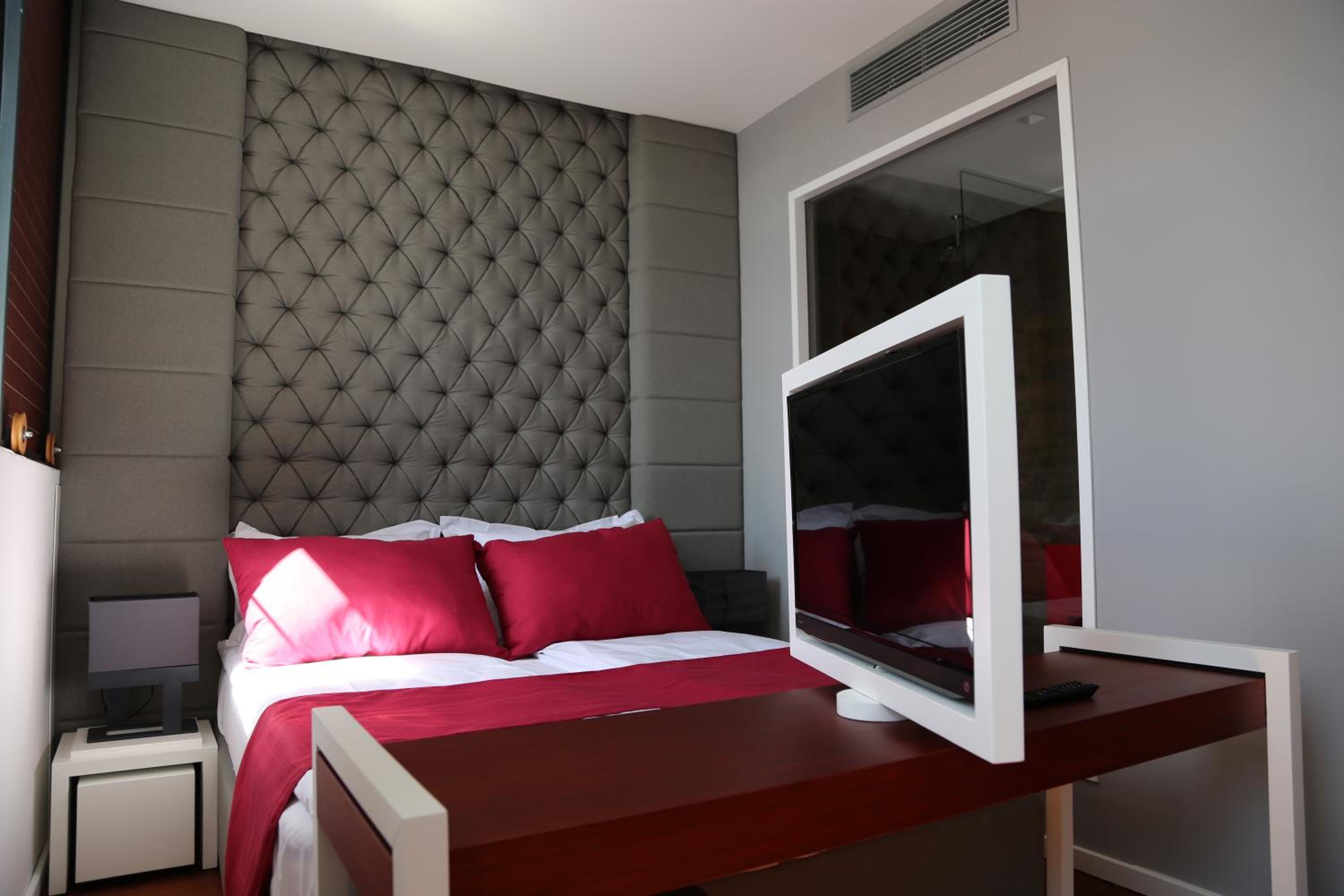 Boutique Rooms