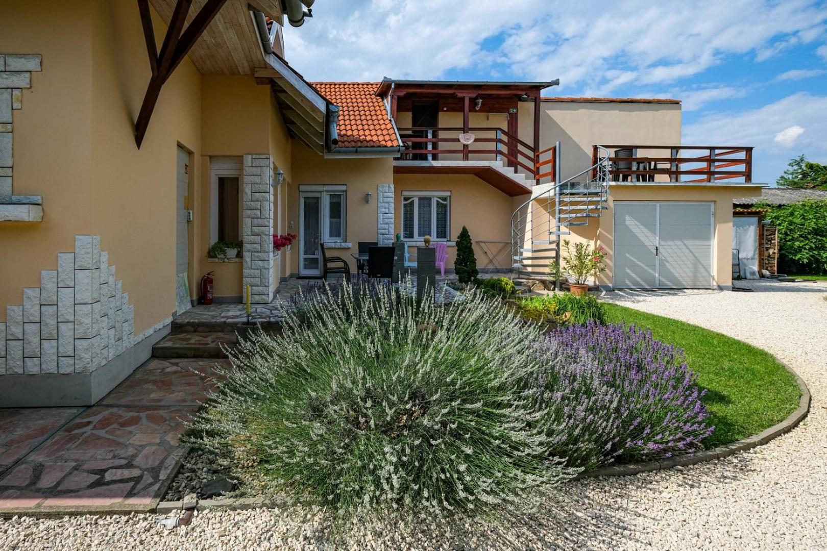 Hotel 4 Évszak Apartman - Image 1