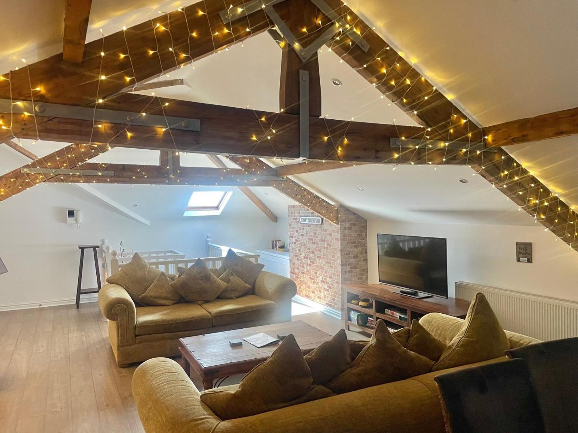Beach House - Penthouse 3 Bed Apartment