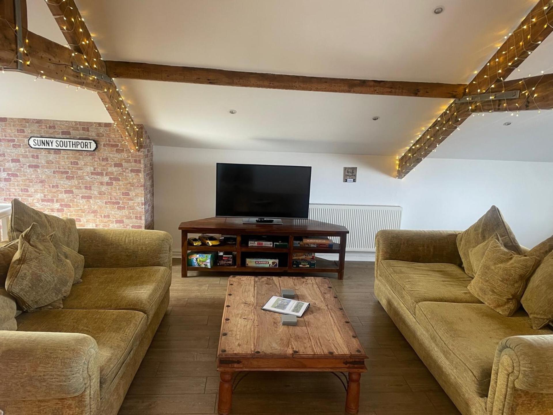 Beach House - Penthouse 3 Bed Apartment