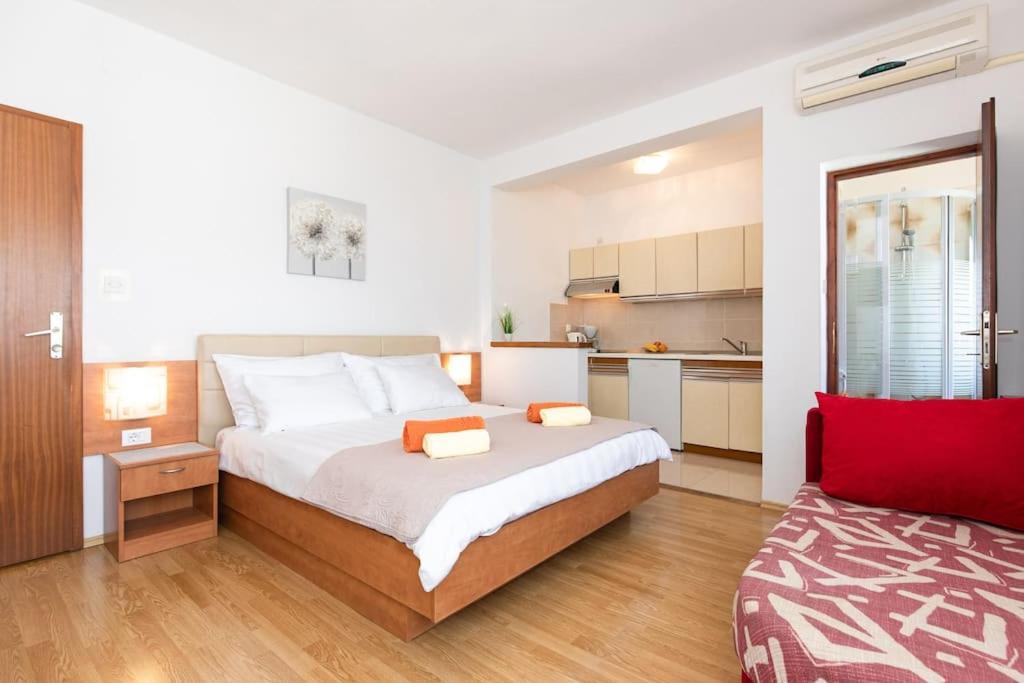 Apartmani BRAUT-Studio-ANDREA 1 with beautiful sea view view 2