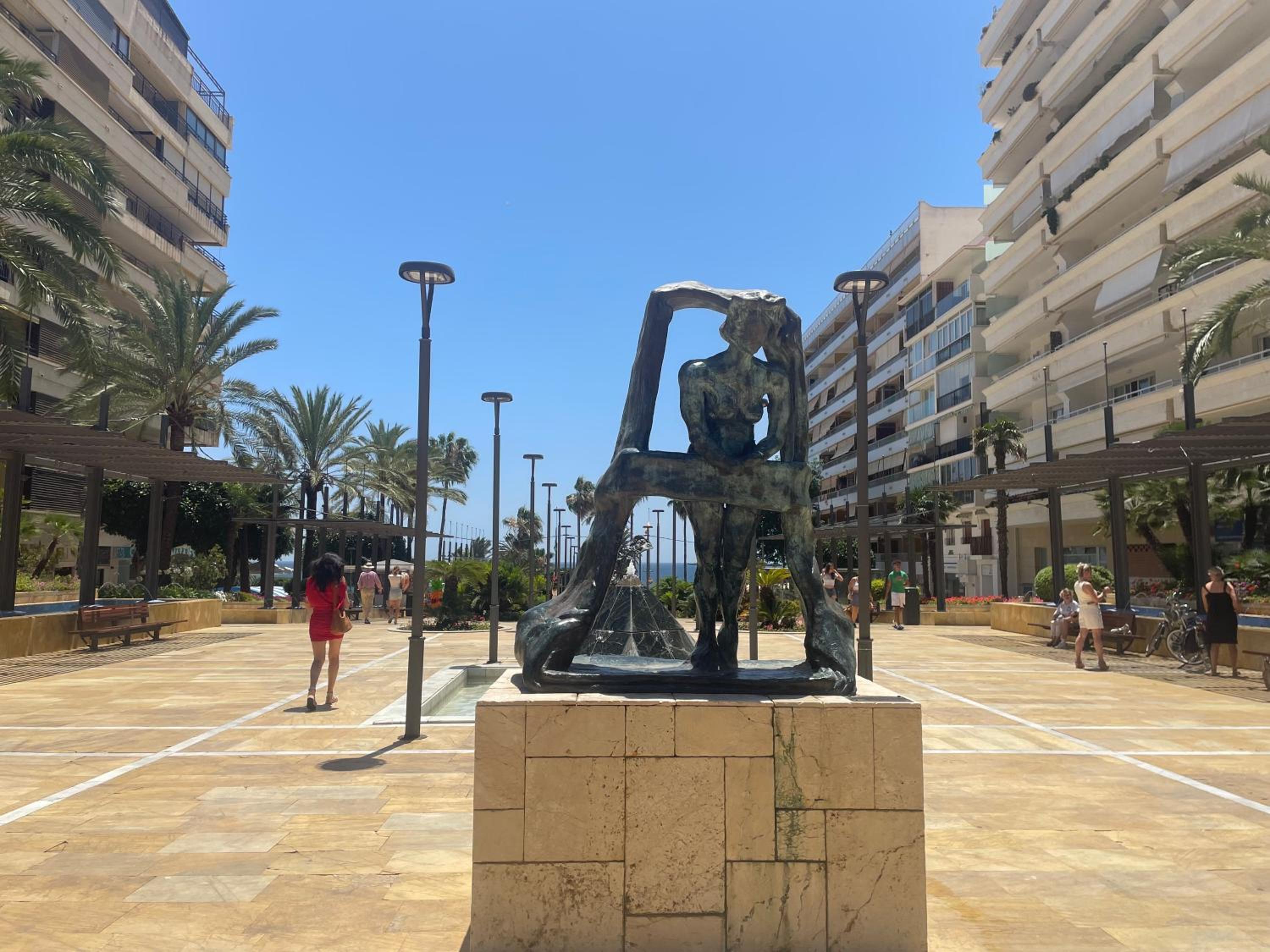 Marbella Centre Beachfront & Pool