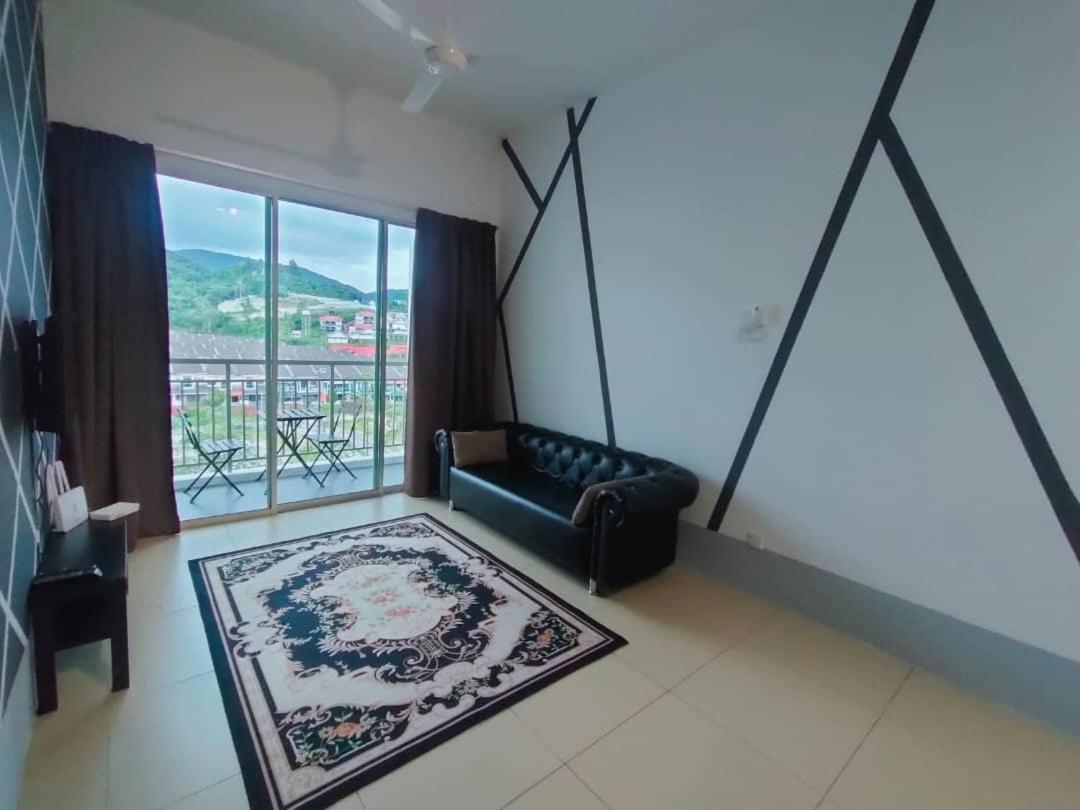 Golden Hills Pasar Malam 3 Bedroom Apartment J LouvRe photo 3