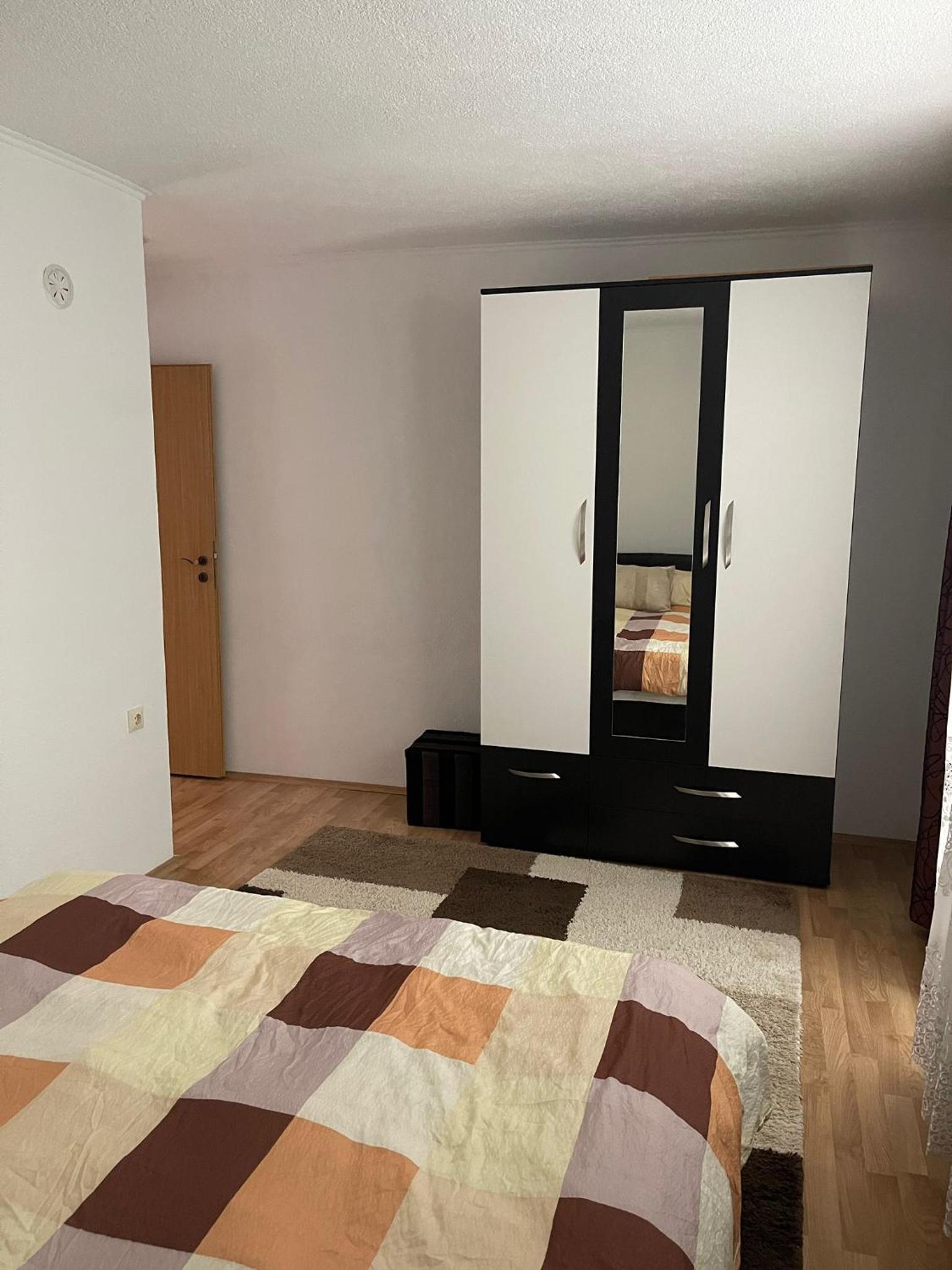 Muzur Apartment