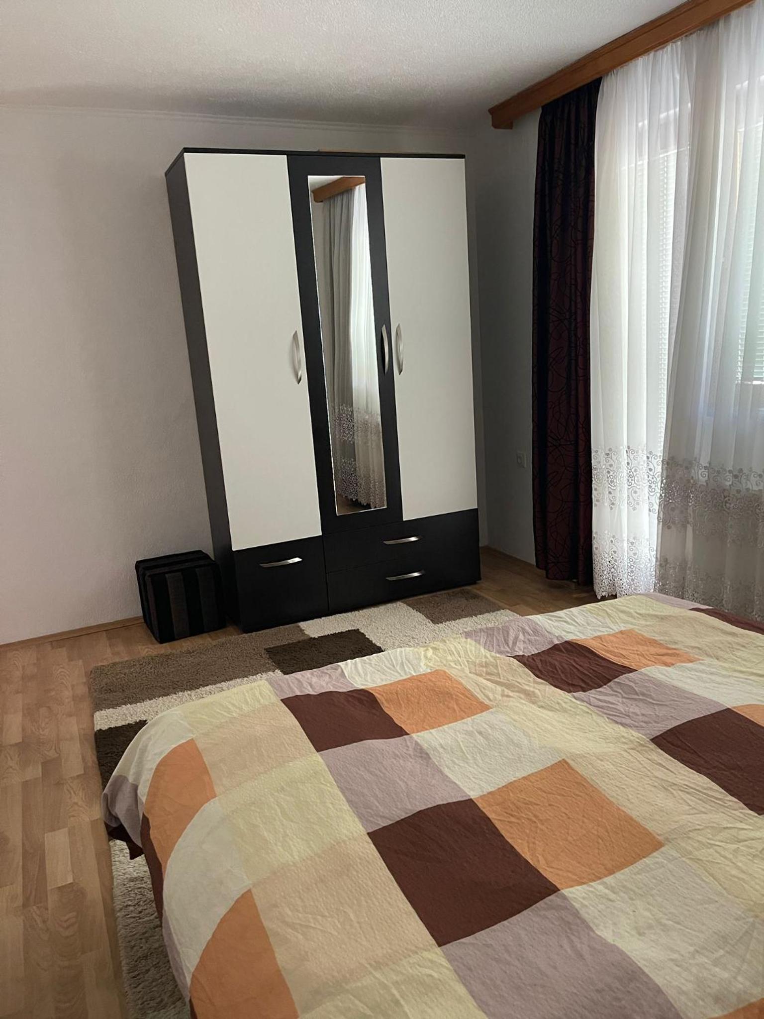 Muzur Apartment