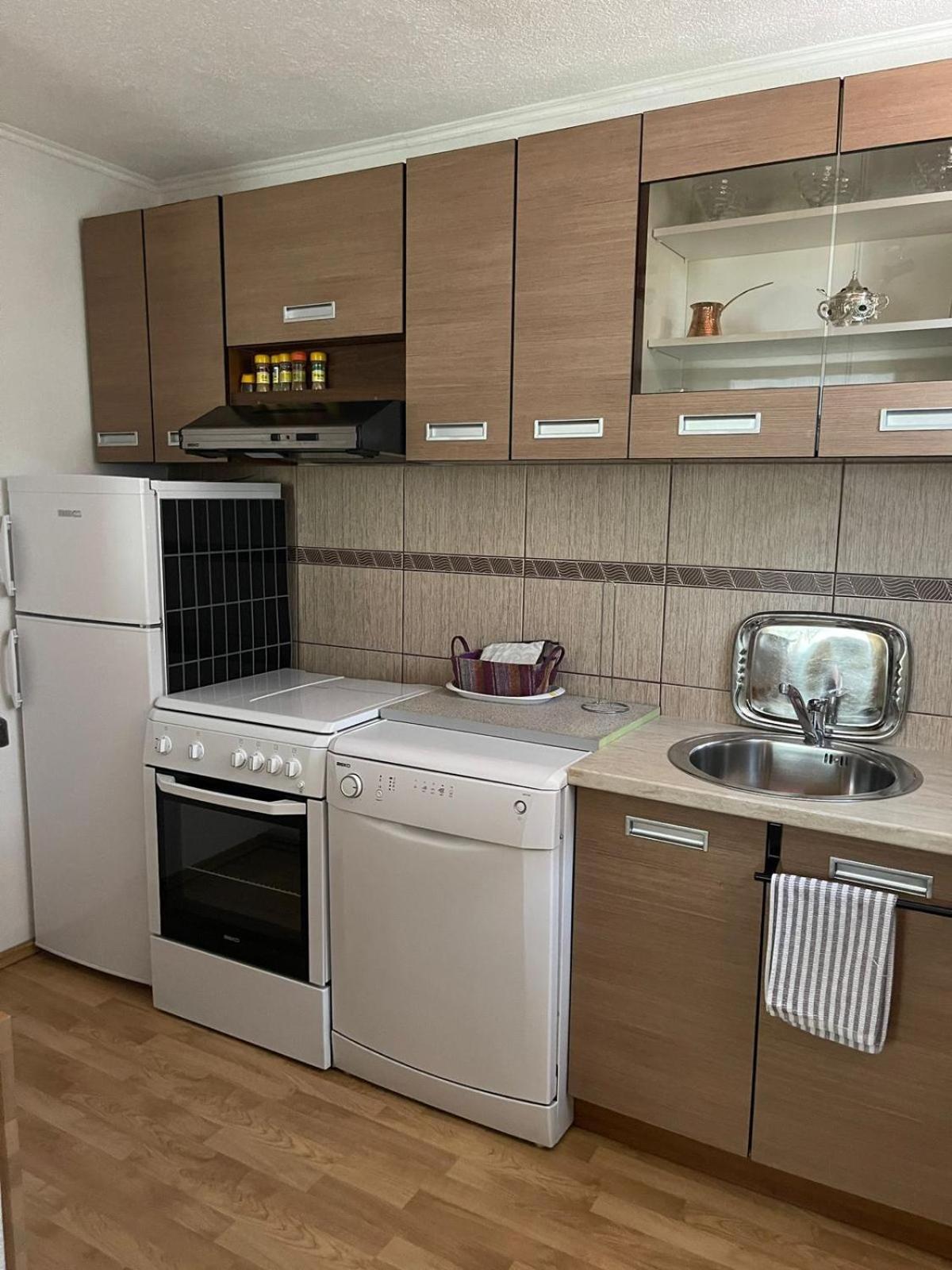 Muzur Apartment