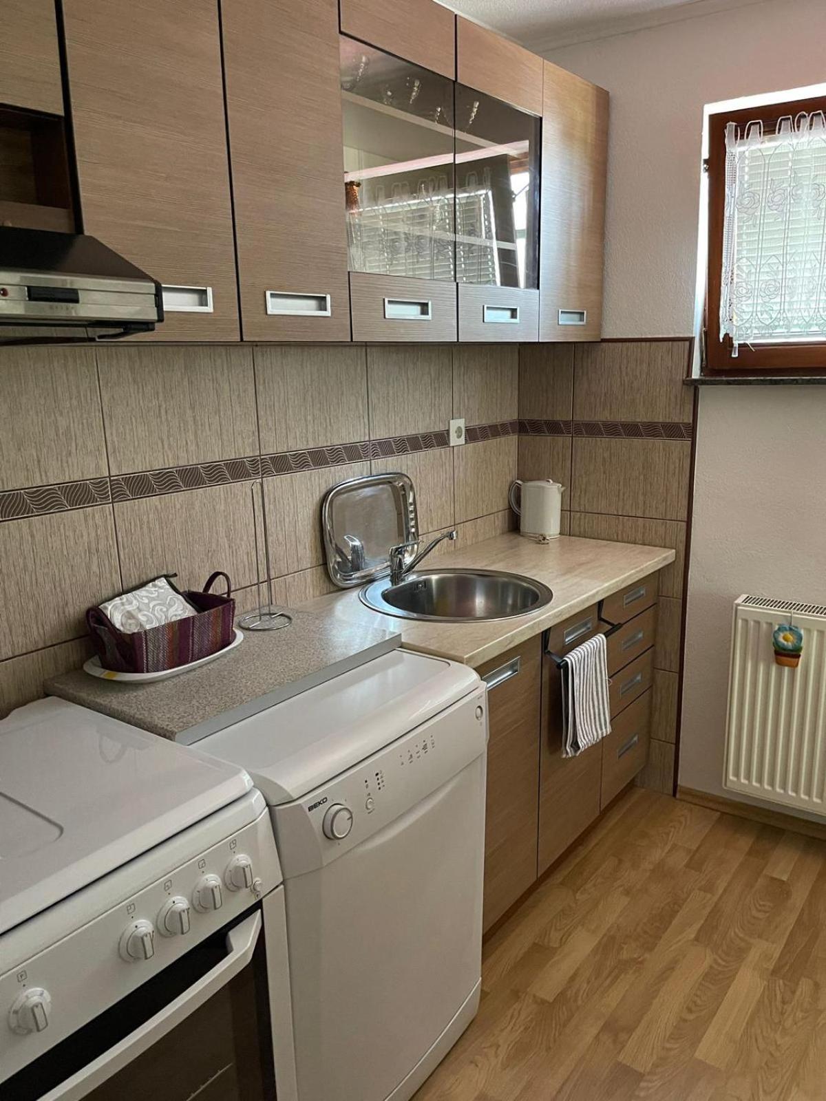 Muzur Apartment