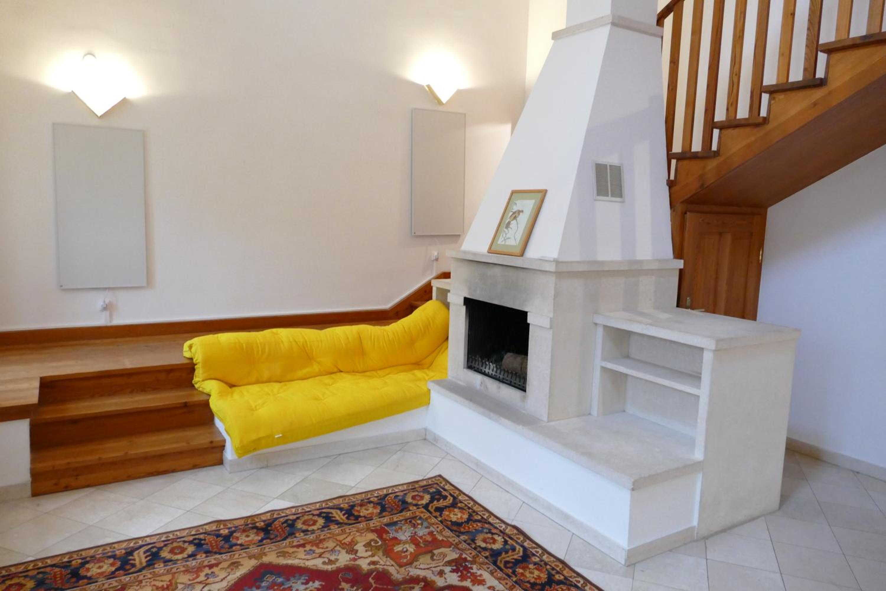 Traumhafte Maisonnette mit Kamin