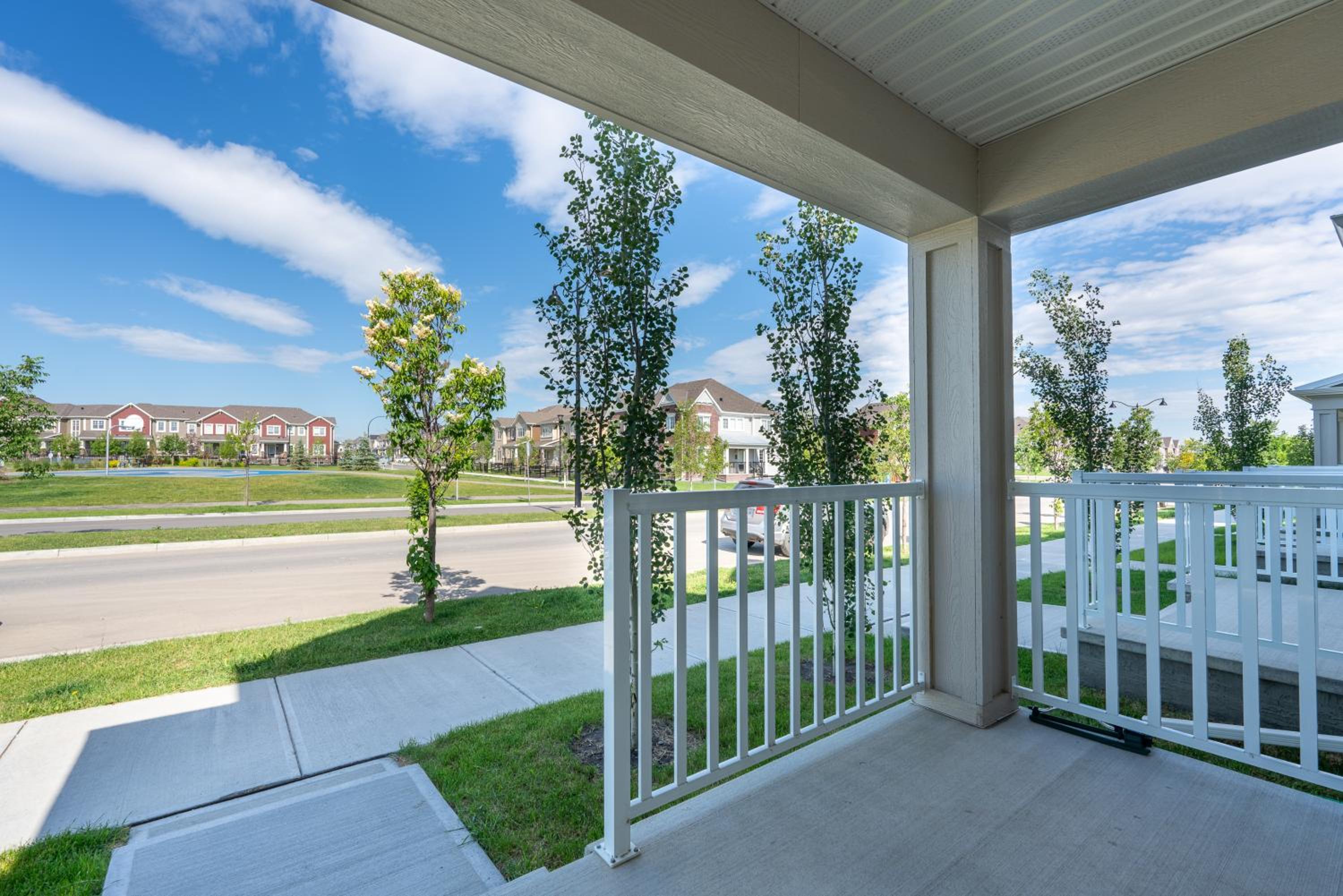 3bedroom Stylish Getaway by the Park with 2-Car Garage