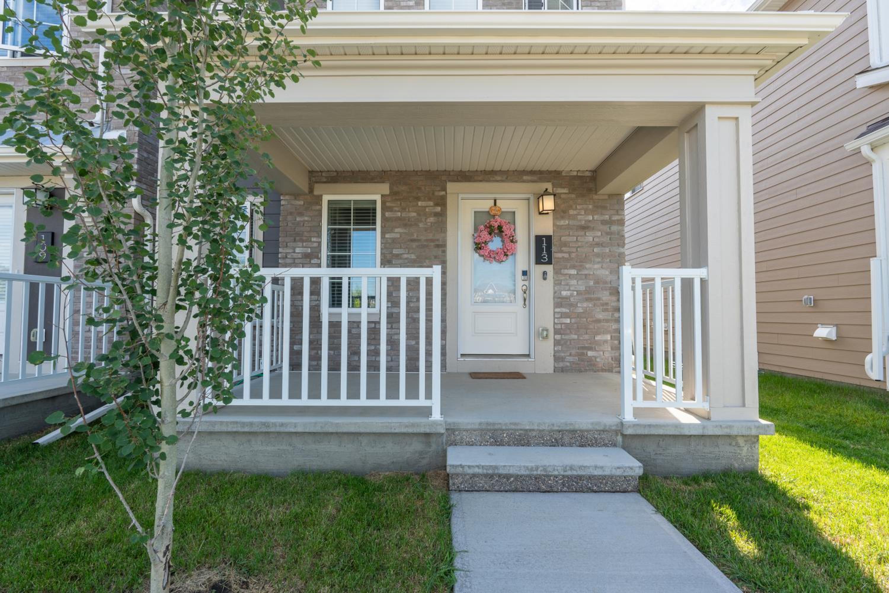 3bedroom Stylish Getaway by the Park with 2-Car Garage