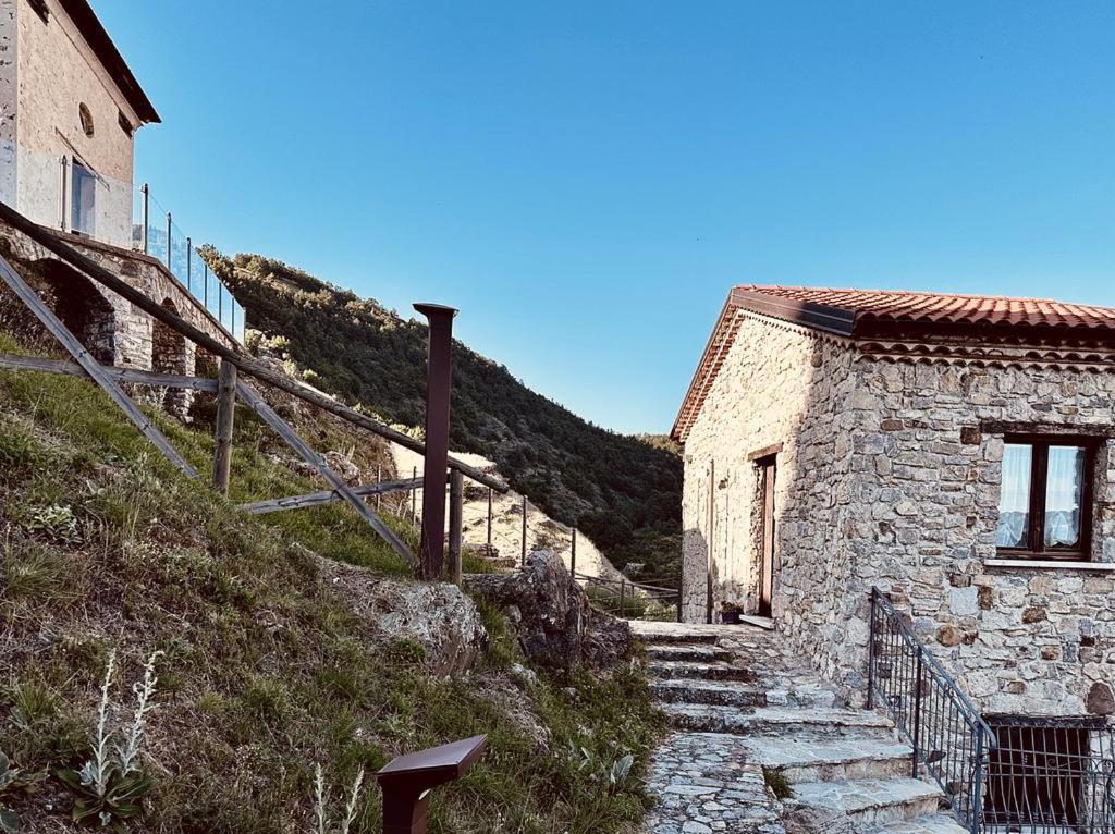 Laura Guest House Sasso di Castalda view 3