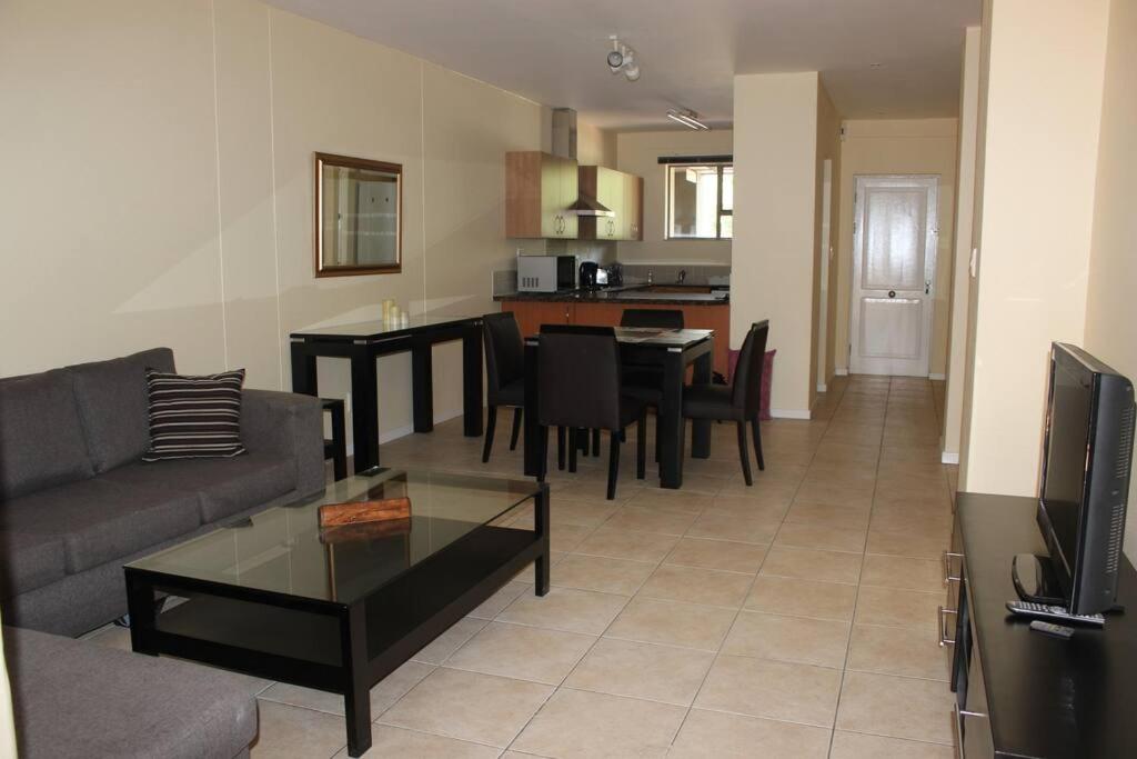 Central & Secure 2-bedroom Sandton Apt.